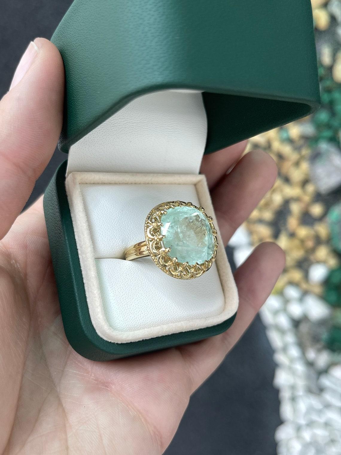 14K Gold 16,75 Karat Smaragdring mit Kissenschliff im Kissenschliff, hellgrüner kolumbianischer Vintage im Angebot 1