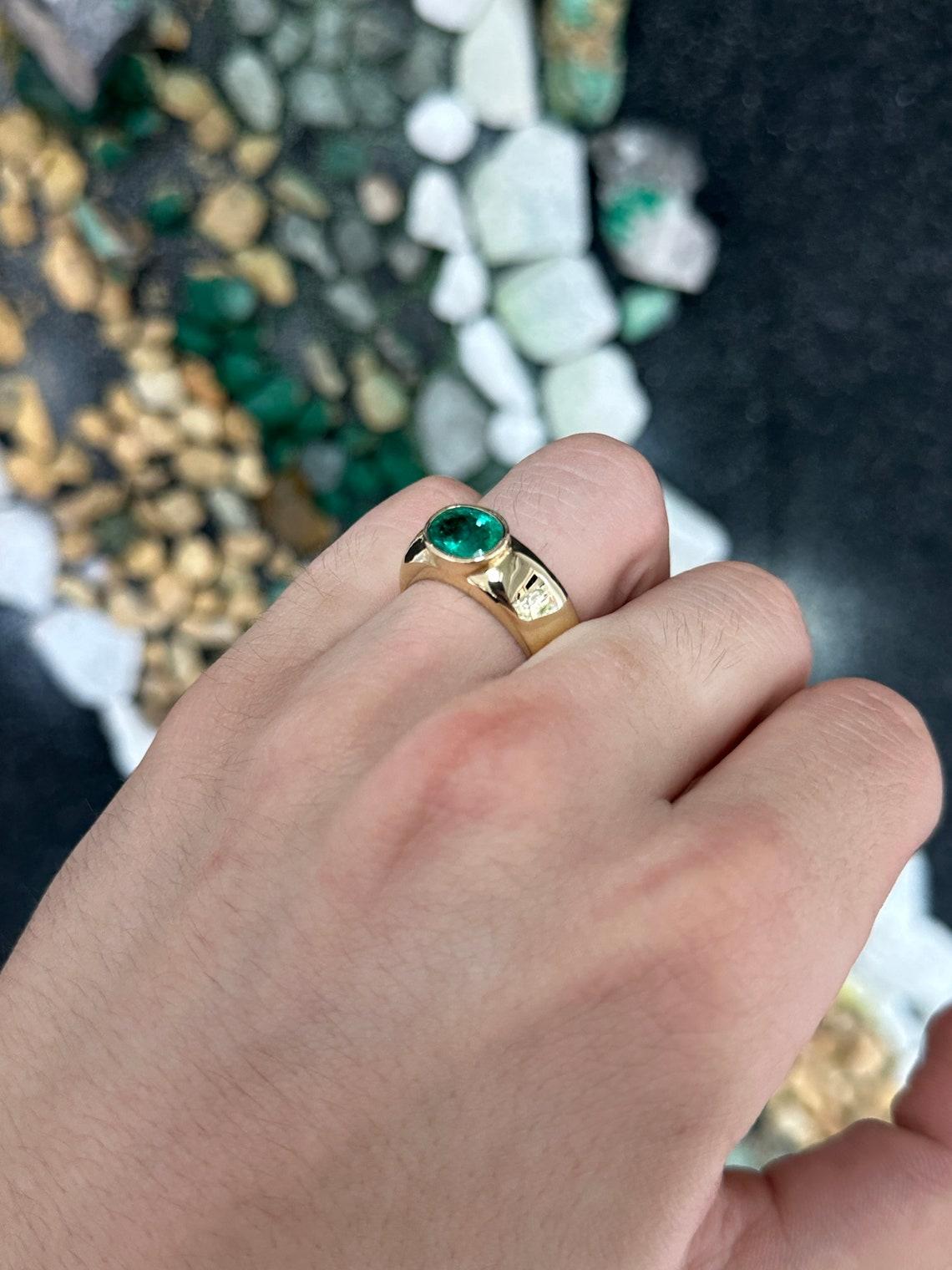 Emerald Cut 14K Gold 1.80ct Oval Cut Solitaire Emerald Ring, 8mm Bezel Set Unisex Pinky Ring For Sale