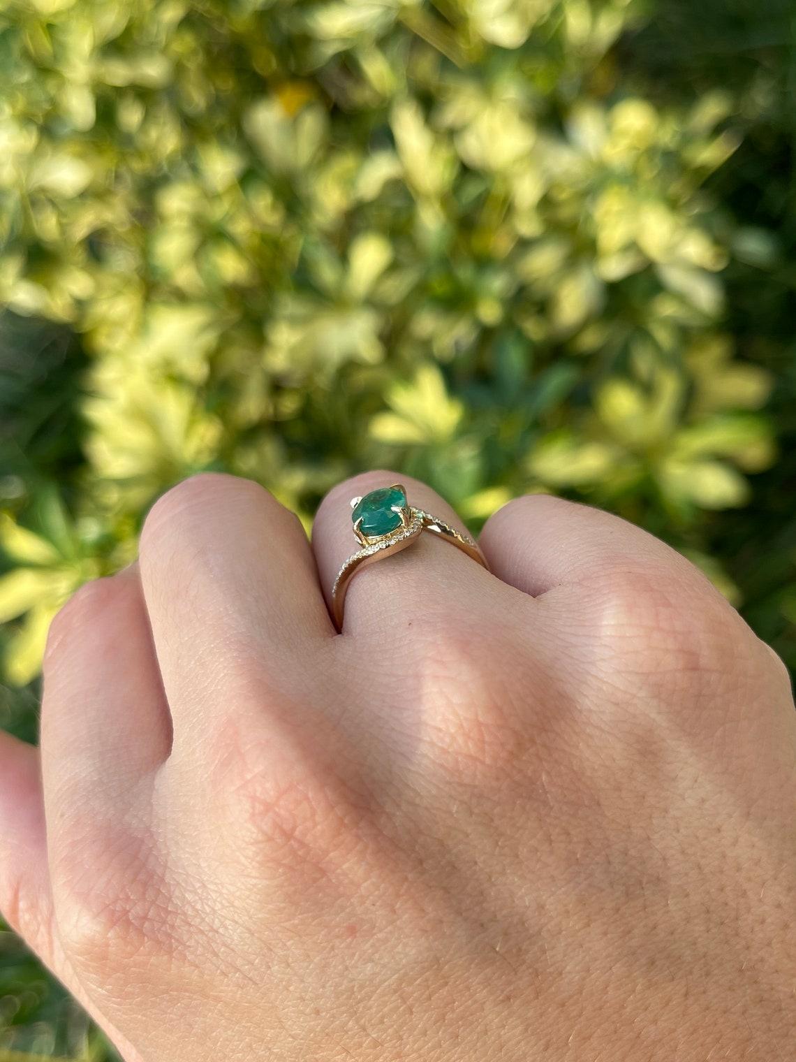 Women's 14K Gold 1.80tw Oval Emerald & Diamond Bypass Ring, Twisted Shank Eternity Desig For Sale
