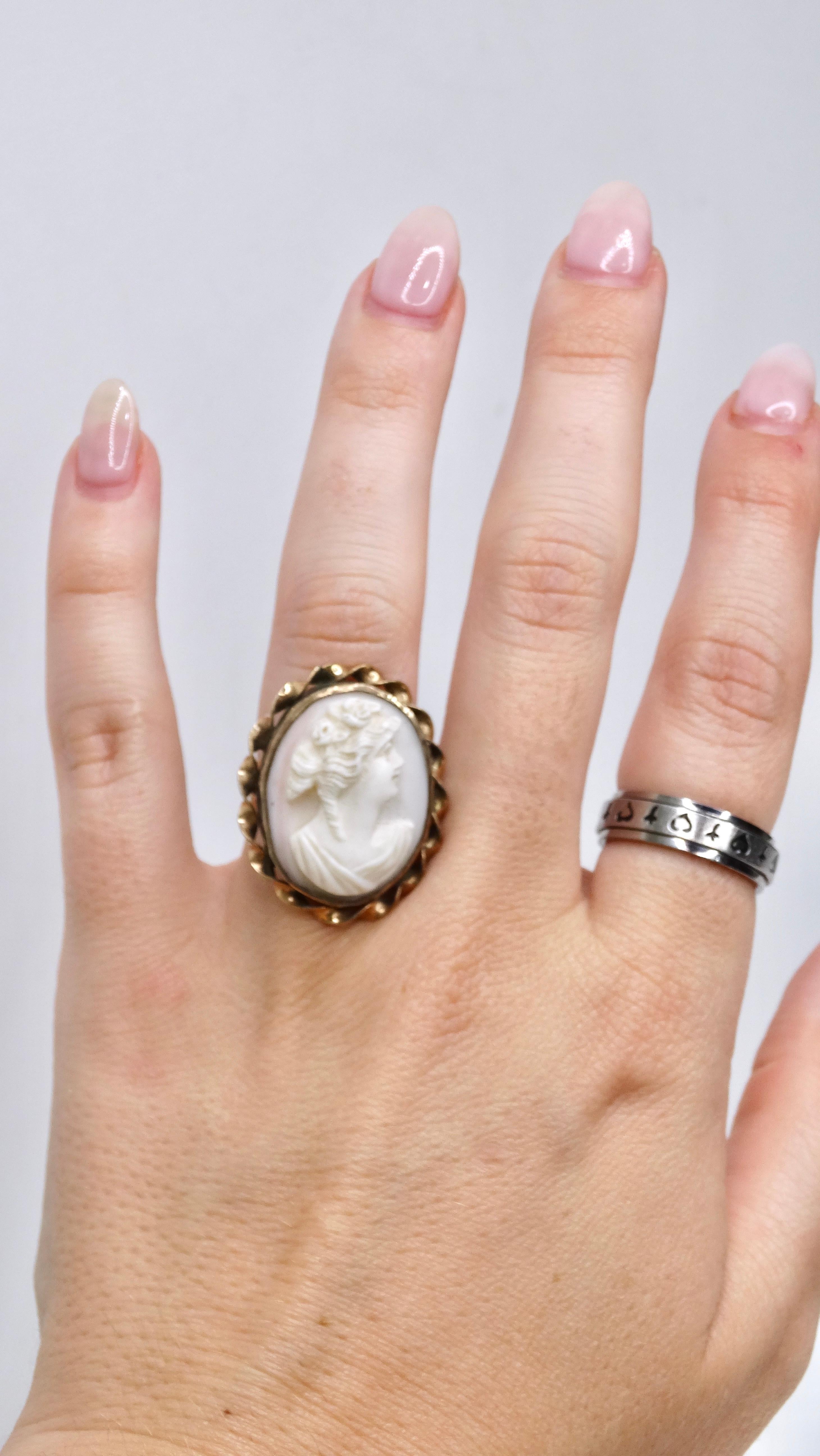 14k Gold 1950's Vintage Cameo Ring For Sale 1