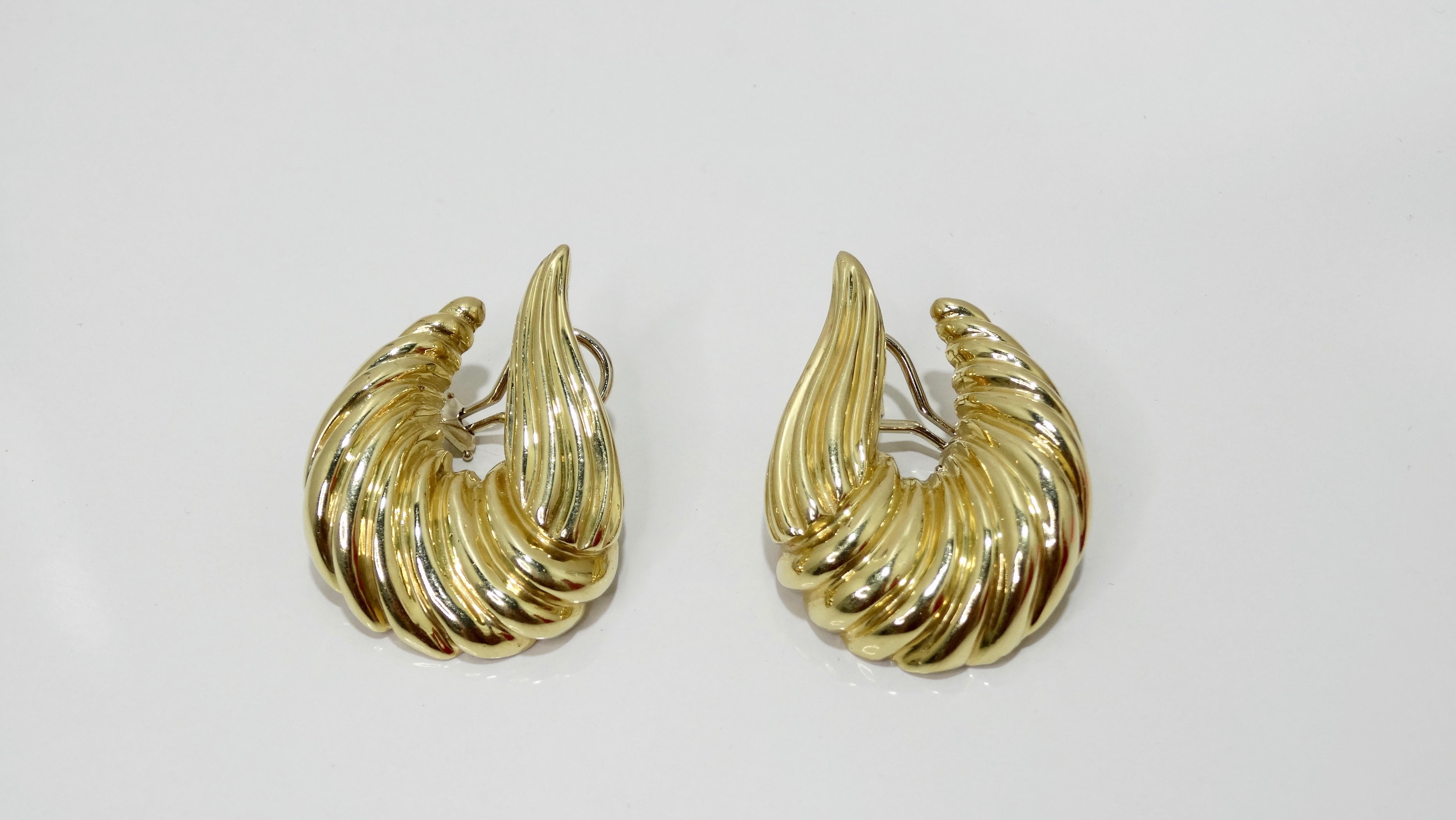 Ribbed Gold Earrings For Sale 2