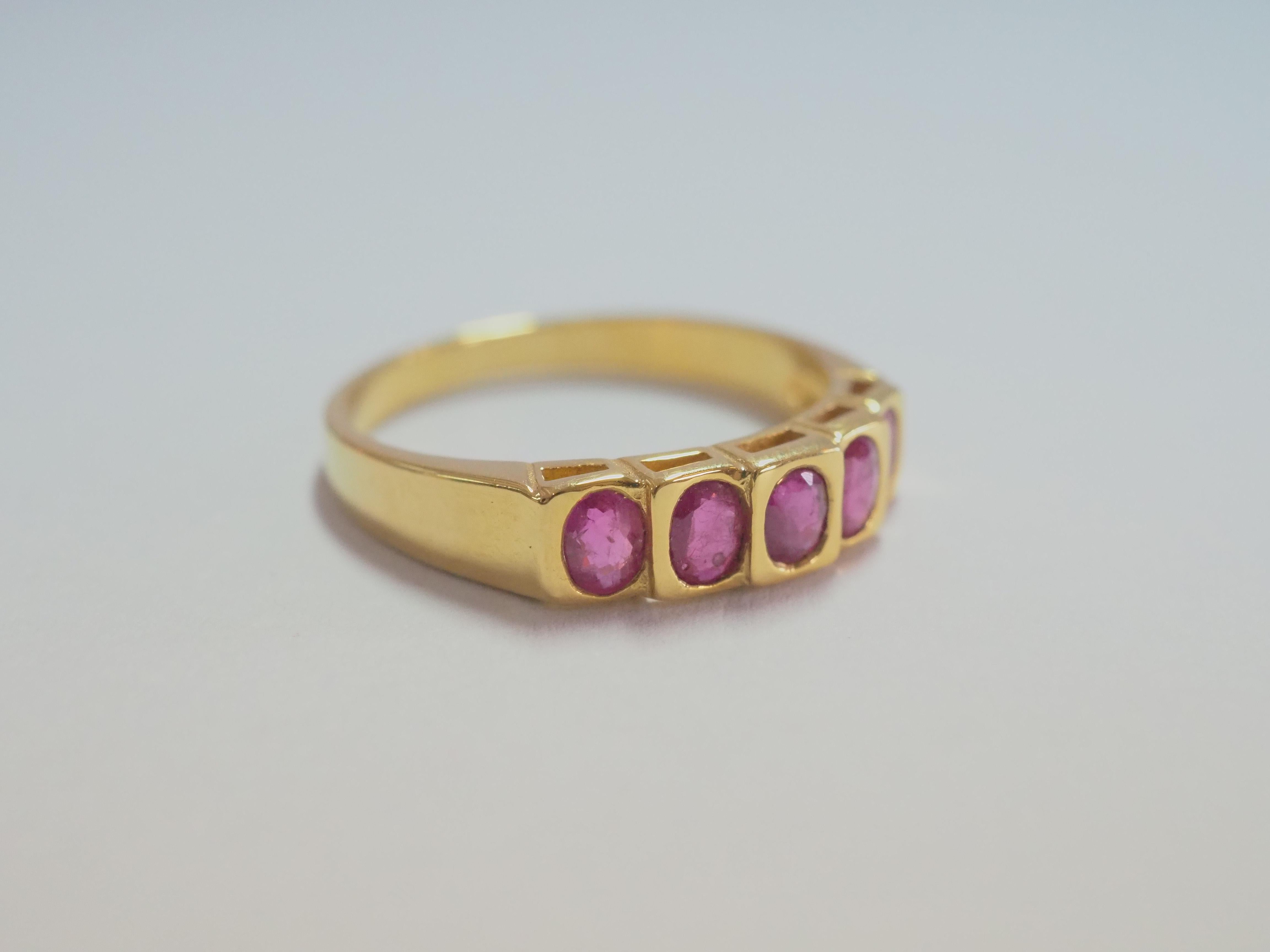 14K Gold 1ct Fünf ovaler Rubin Vintage-Ring für Damen oder Herren