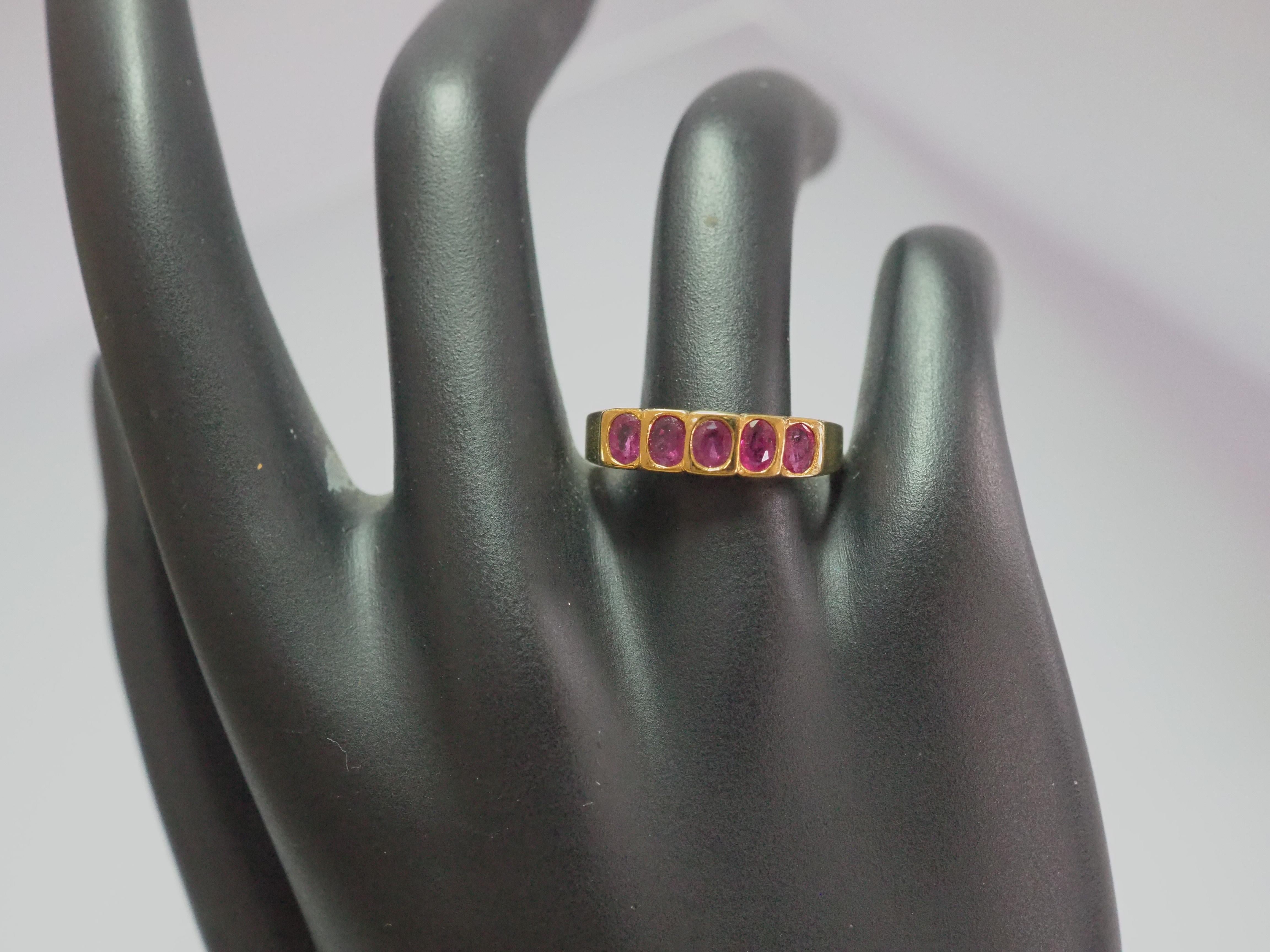 14K Gold 1ct Fünf ovaler Rubin Vintage-Ring 3