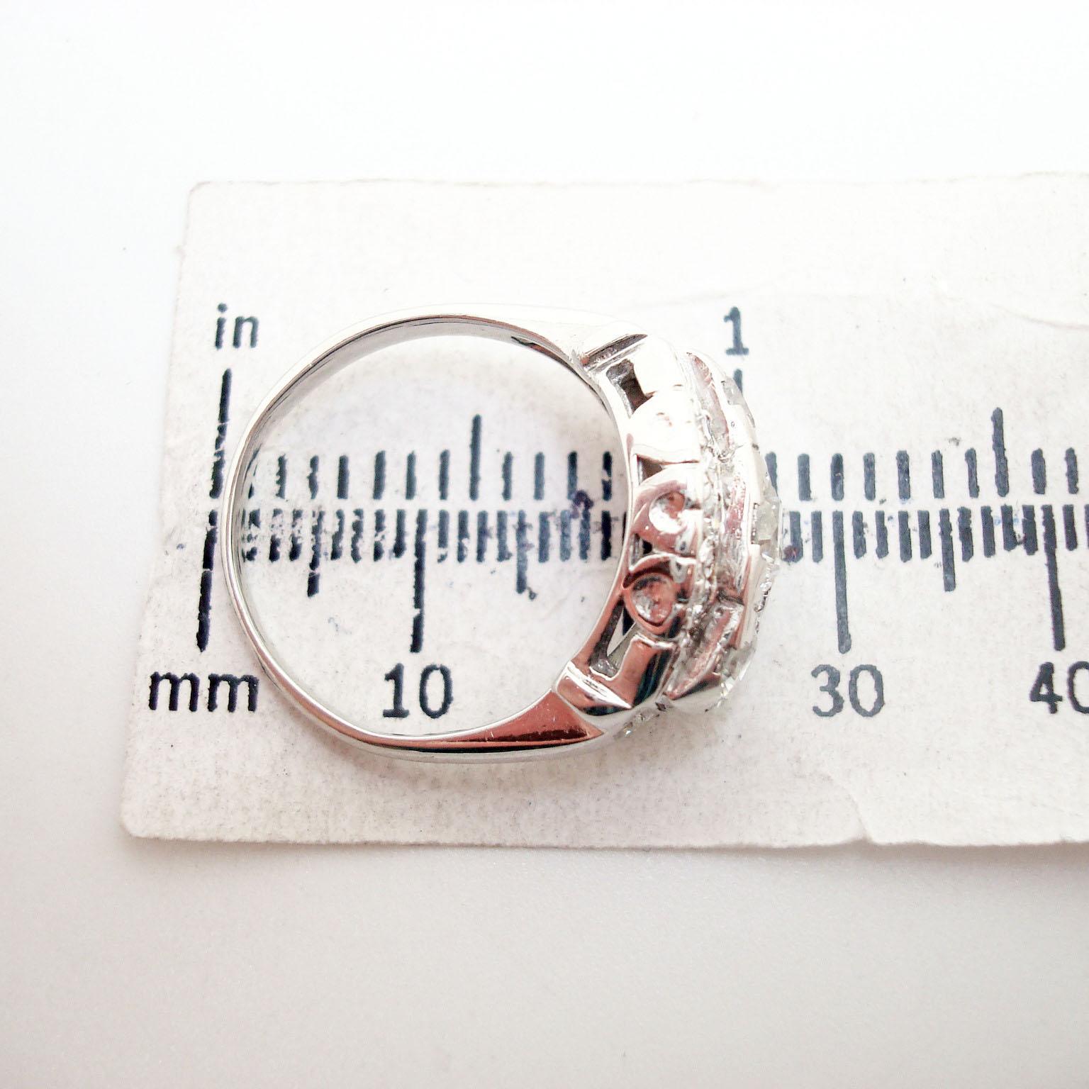 Bague en or 14 carats avec diamant naturel véritable d'un poids total de 1 carat et petits diamants n° J2874 Excellent état - En vente à Big Bend, WI
