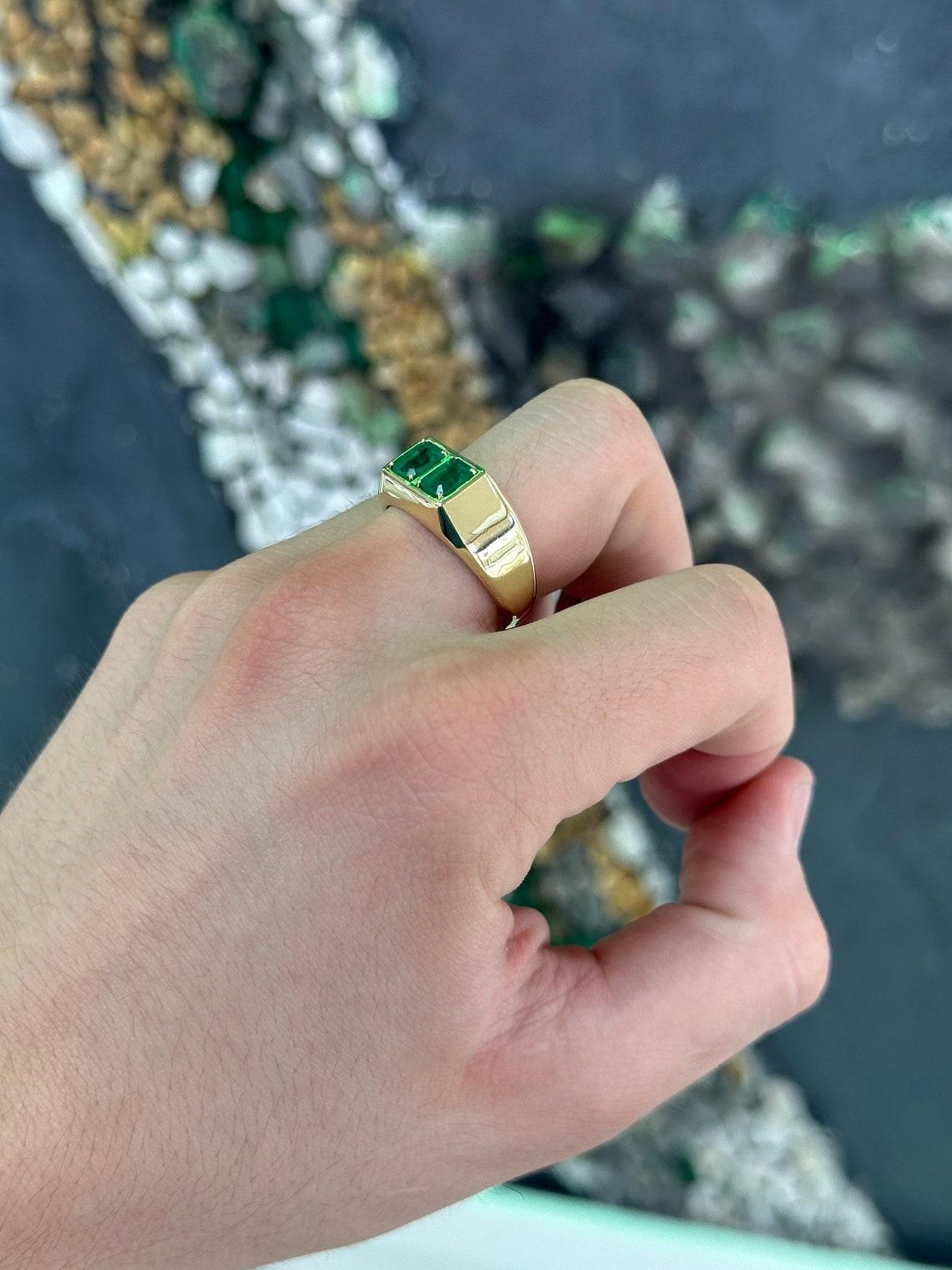 14K Gold 2.03tcw Emerald Cut Duo Men's Ring, Chunky Bezel Vertically Set Unisex In New Condition For Sale In Jupiter, FL