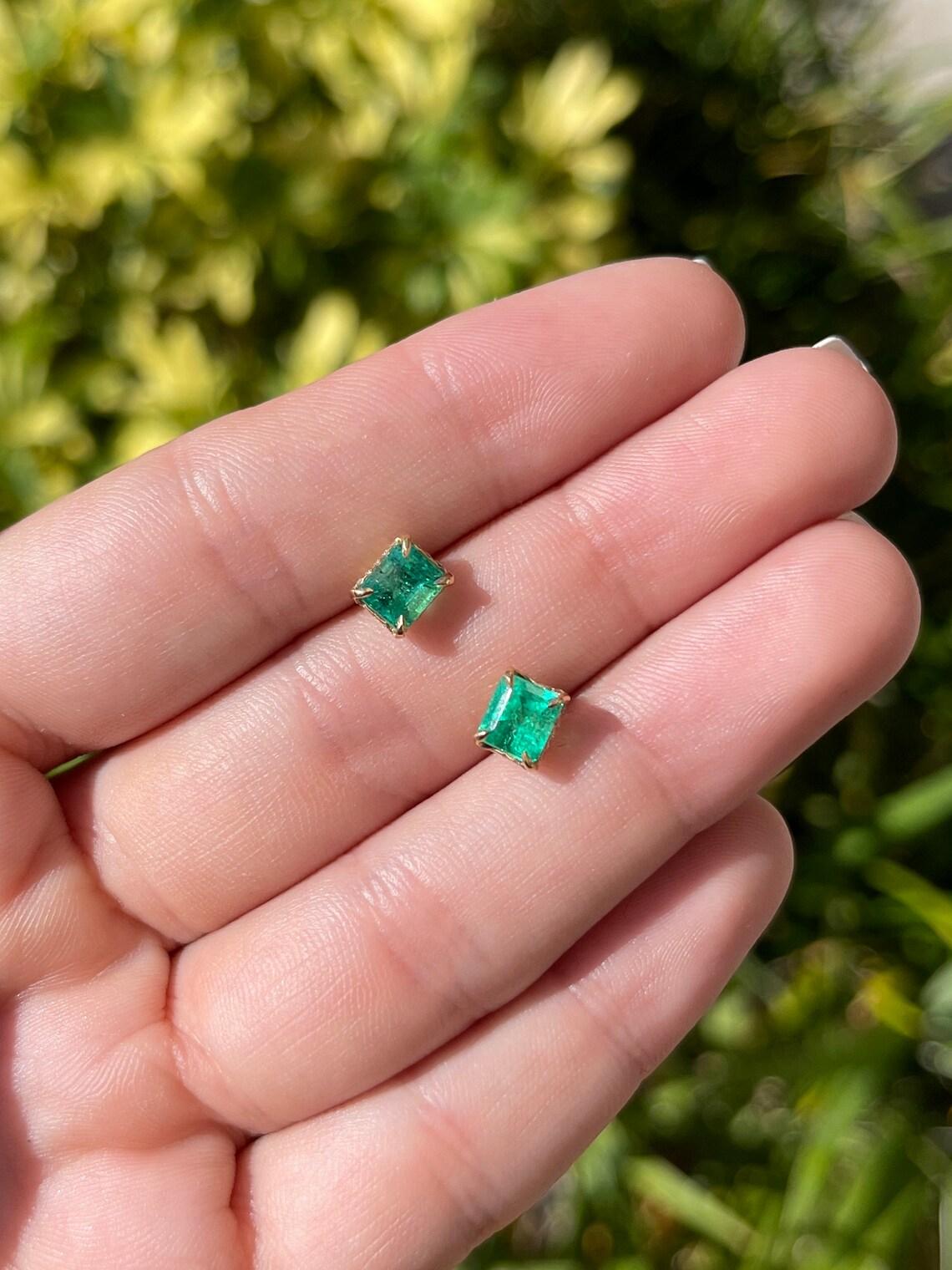Pendientes de oro de 14 quilates con acento de esmeralda y diamante de 2,03 qt Pendientes con solitario de esmeralda en Nuevo estado para la venta en Jupiter, FL