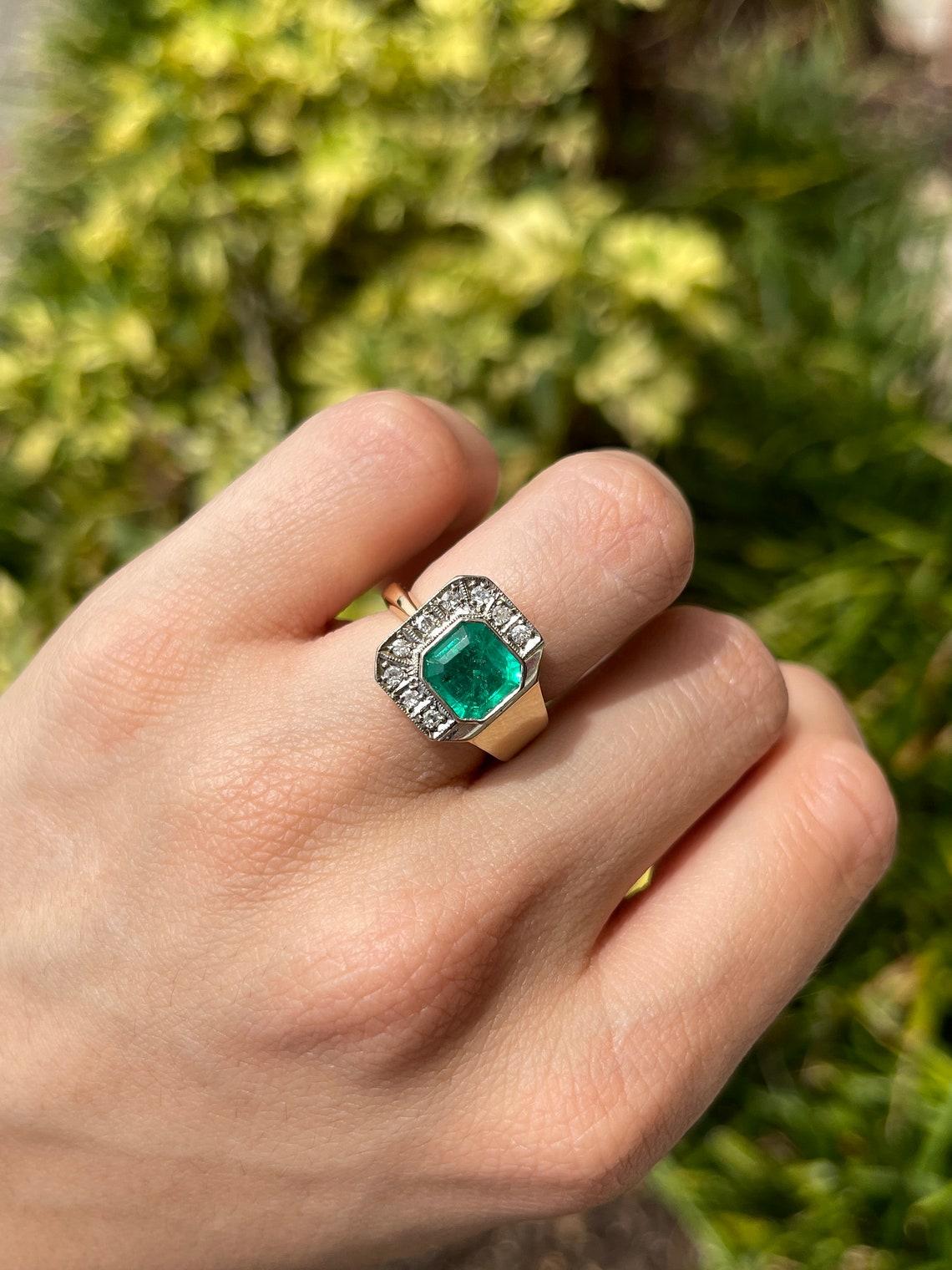 Modern 14K Gold 2.14tcw Asscher Cut Emerald & Diamond Ring, Bezel Set Medium Green For Sale