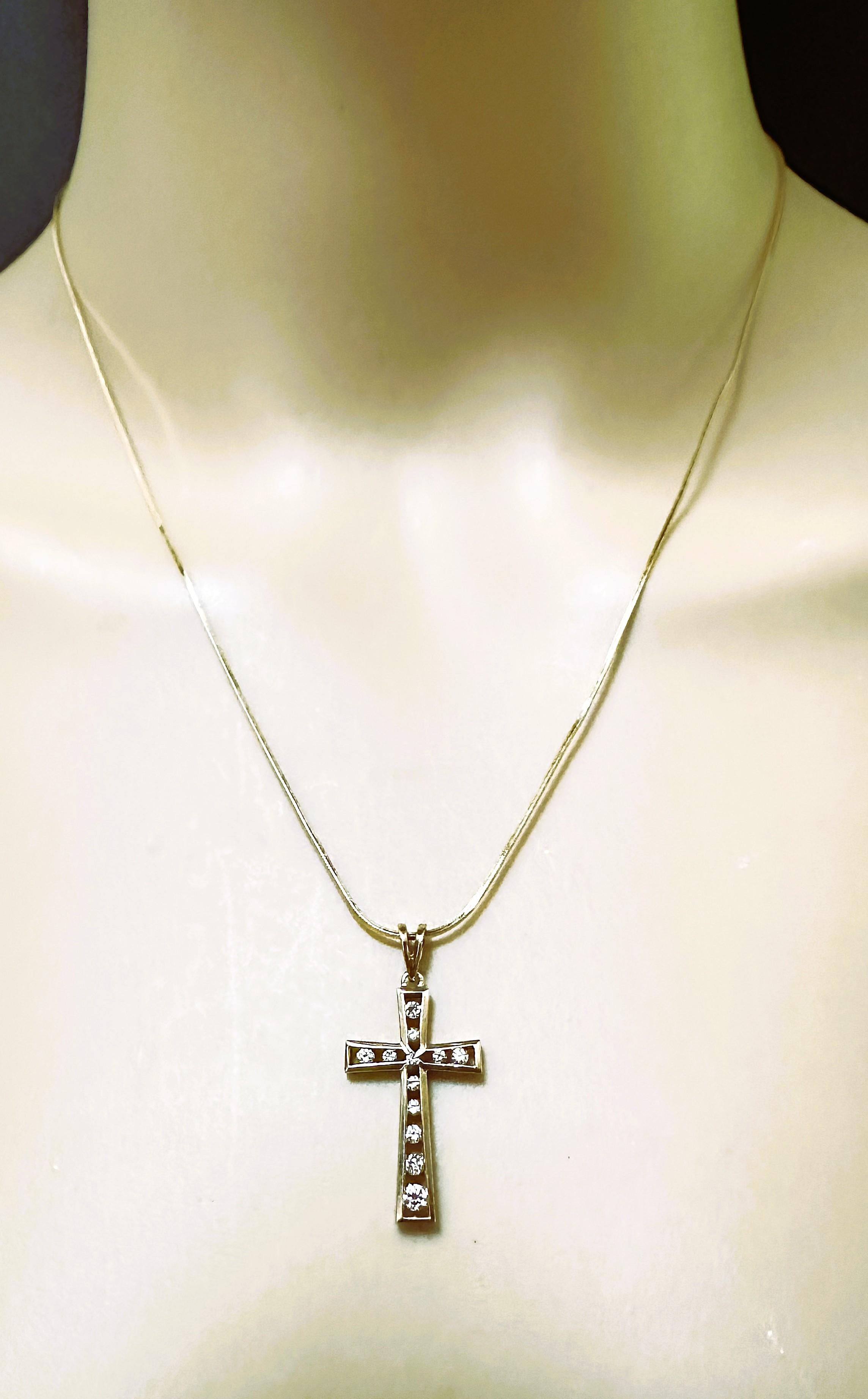 Art déco 14k Gold .25 Carat Diamond Channel Set Cross Necklace w 18
