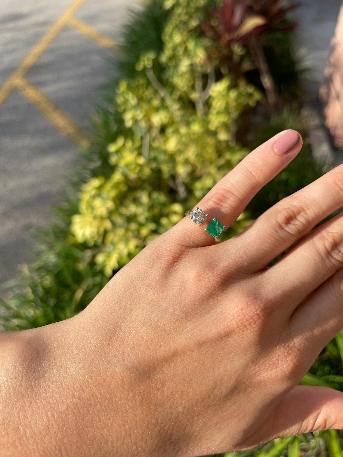 14K Gold 2.54tcw Zambian Emerald & Diamond Cuff Ring, Toi et Moi Statement Ring In New Condition For Sale In Jupiter, FL