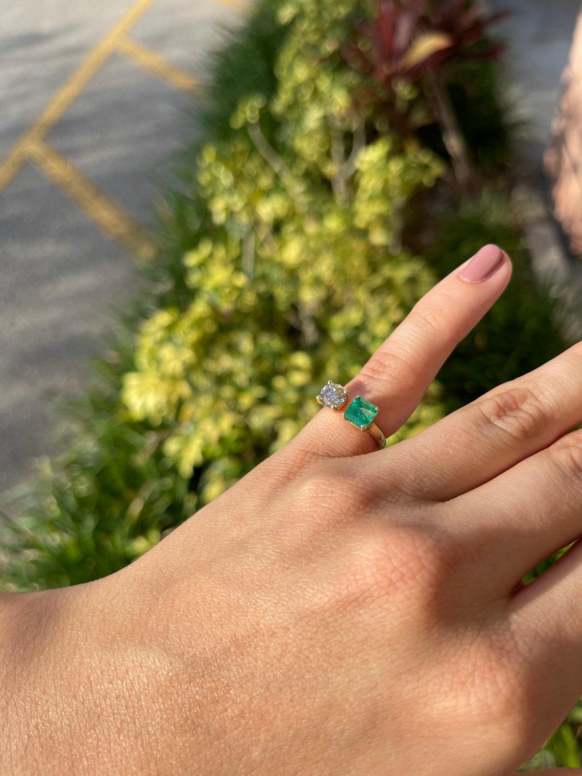 14K Gold 2.54tcw Zambian Emerald & Diamond Cuff Ring, Toi et Moi Statement Ring For Sale 1