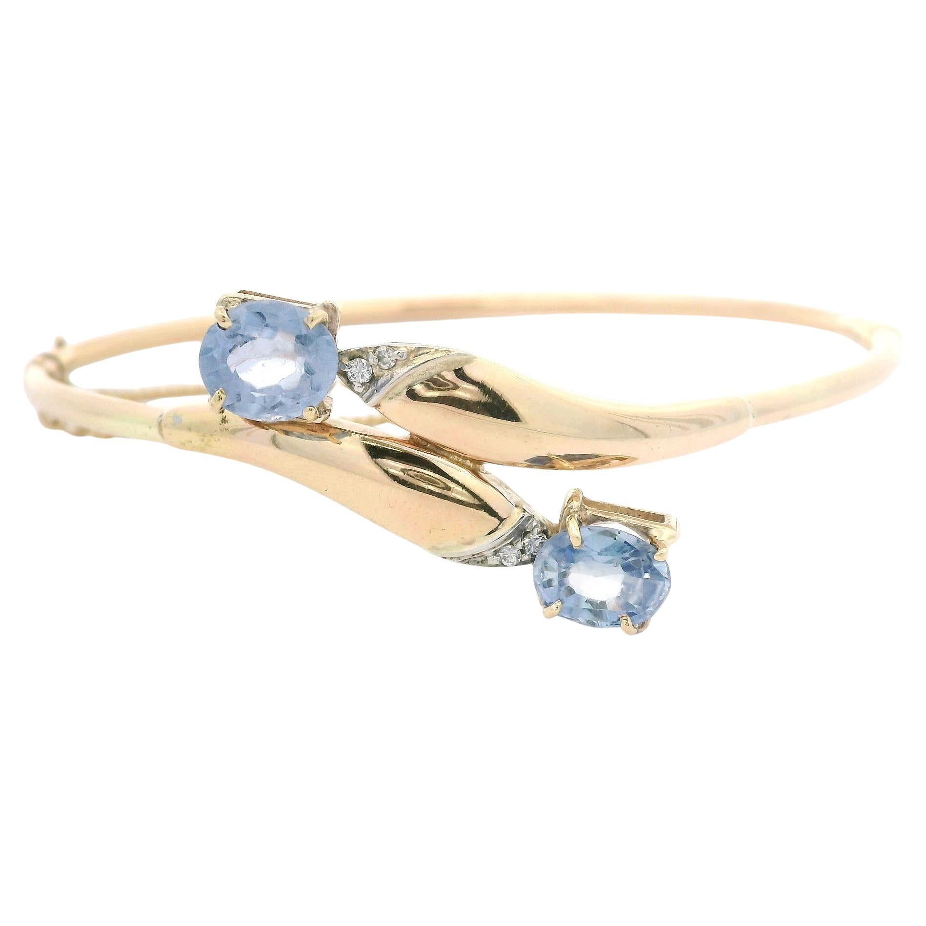 14k Gold 2.55 Ceylon Periwinkle Sapphire & Diamant Scharnier Bypass Armreif