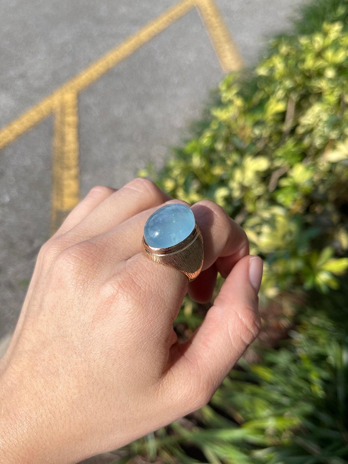 14K Gold 26,97 Karat Oval Cabochon Aquamarin Solitär Ring, Bluish-Gray Unisex (Ovalschliff) im Angebot