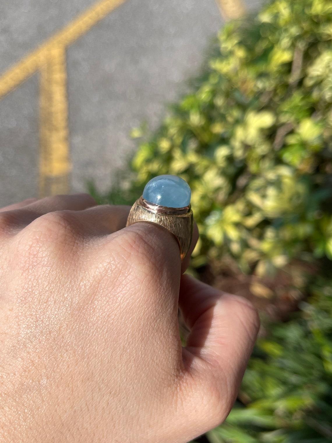 14K Gold 26,97 Karat Oval Cabochon Aquamarin Solitär Ring, Bluish-Gray Unisex Herren im Angebot
