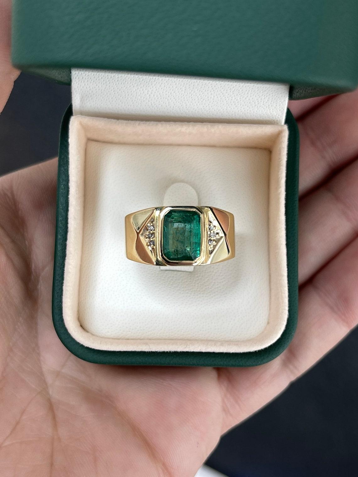 14K Gold 2,73tcw Smaragdschliff Smaragd & Diamant Herrenring, dunkelgrüner vertikaler Vertikaler Ring 2