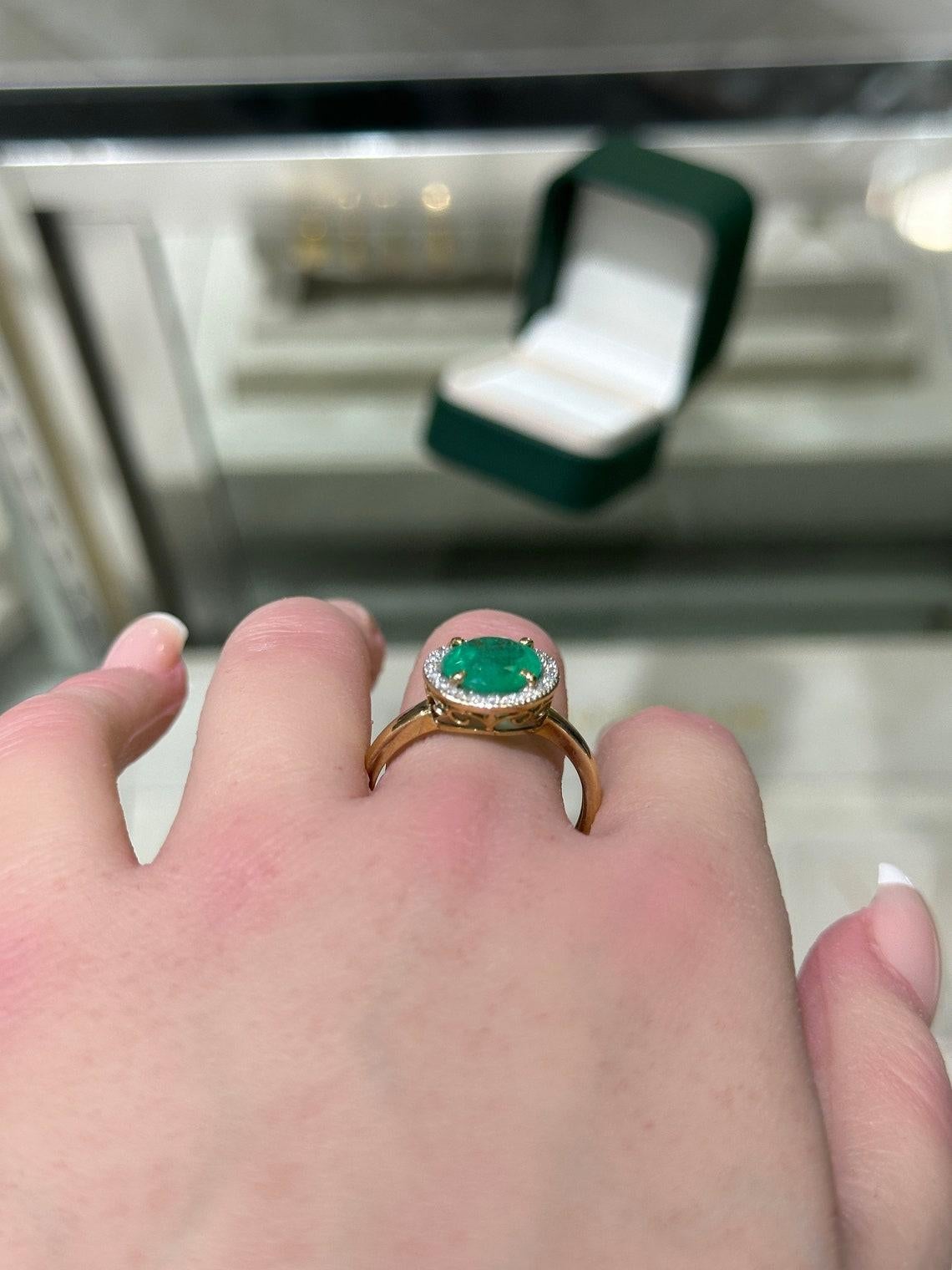 14K Gold 2,80tcw Rundschliff kolumbianischer Smaragd & Diamant Halo-Ring, florale Zacken im Zustand „Neu“ im Angebot in Jupiter, FL