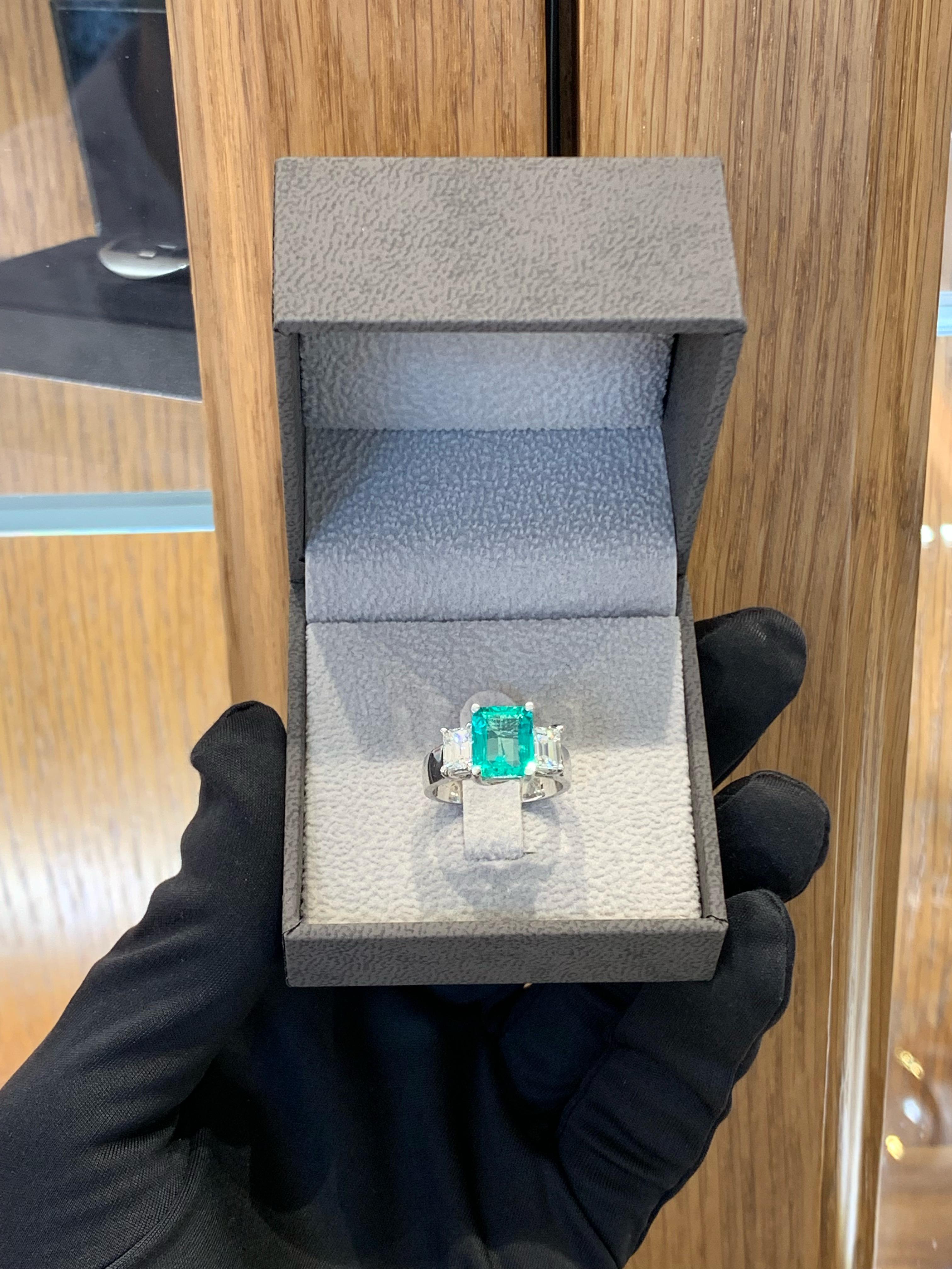 14k Gold 3.0 Carats Emerald & 1.50 Carats Diamond 3 -Stone Ring For Sale 2
