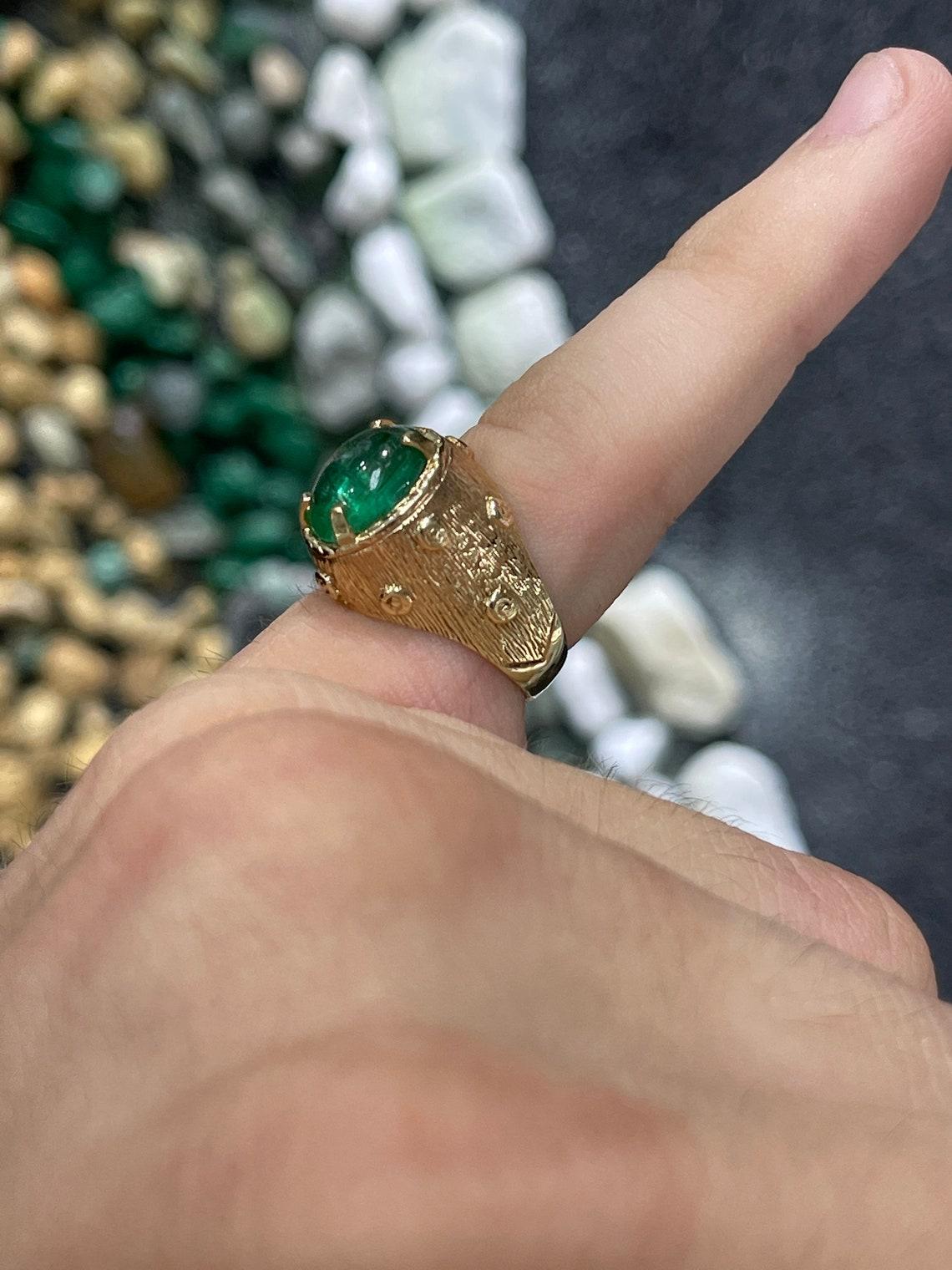 Taille émeraude Bague solitaire en or jaune 14 carats avec émeraude cabochon de 3,13 carats, déclaration rose en vente