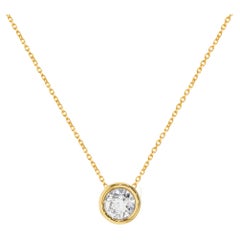 Collier solitaire en or 14 carats serti d'un diamant de 3,5 mm et d'un chaton en diamant