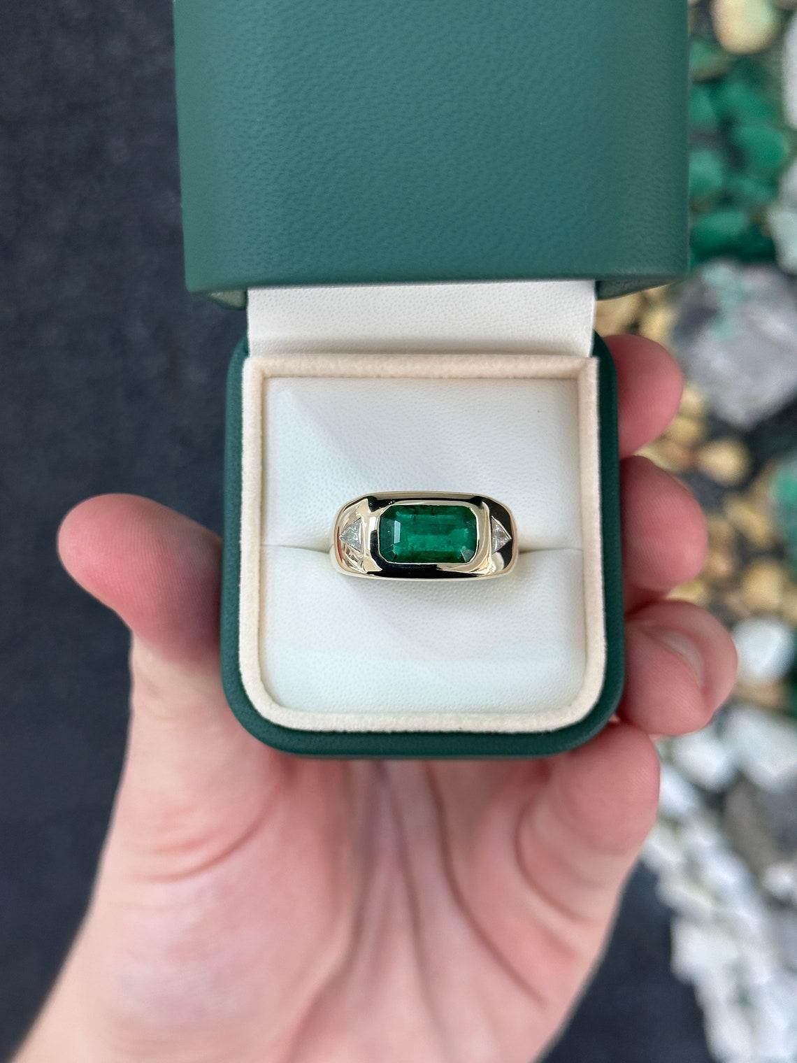 Art Deco 14K Gold 3.75tcw Rich Forest Green Emerald & Trillion Diamond Three Stone Ring For Sale