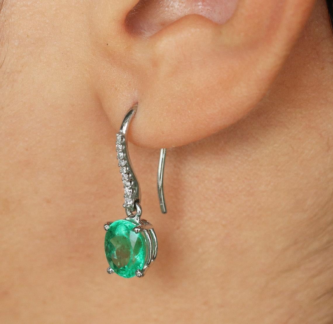 Women's 14K Gold 4.25tcw Vivid Green Colombian Emerald Oval & Diamond Pave Dangle For Sale