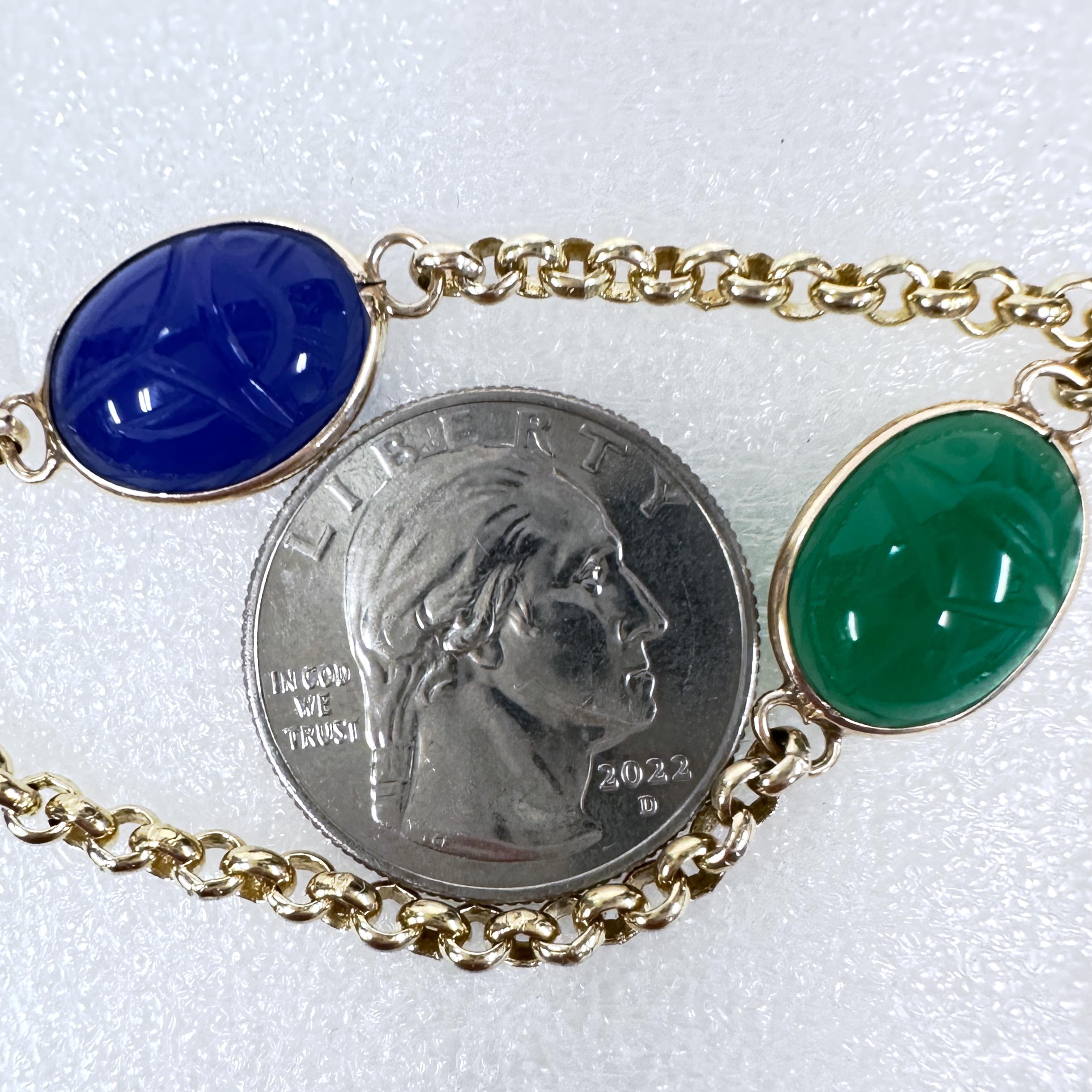 Chaîne de station de 52 pouces en or 14K, Circa 1960, avec des maillons Rolo et des scarabées en pierre sculptée en vente 9