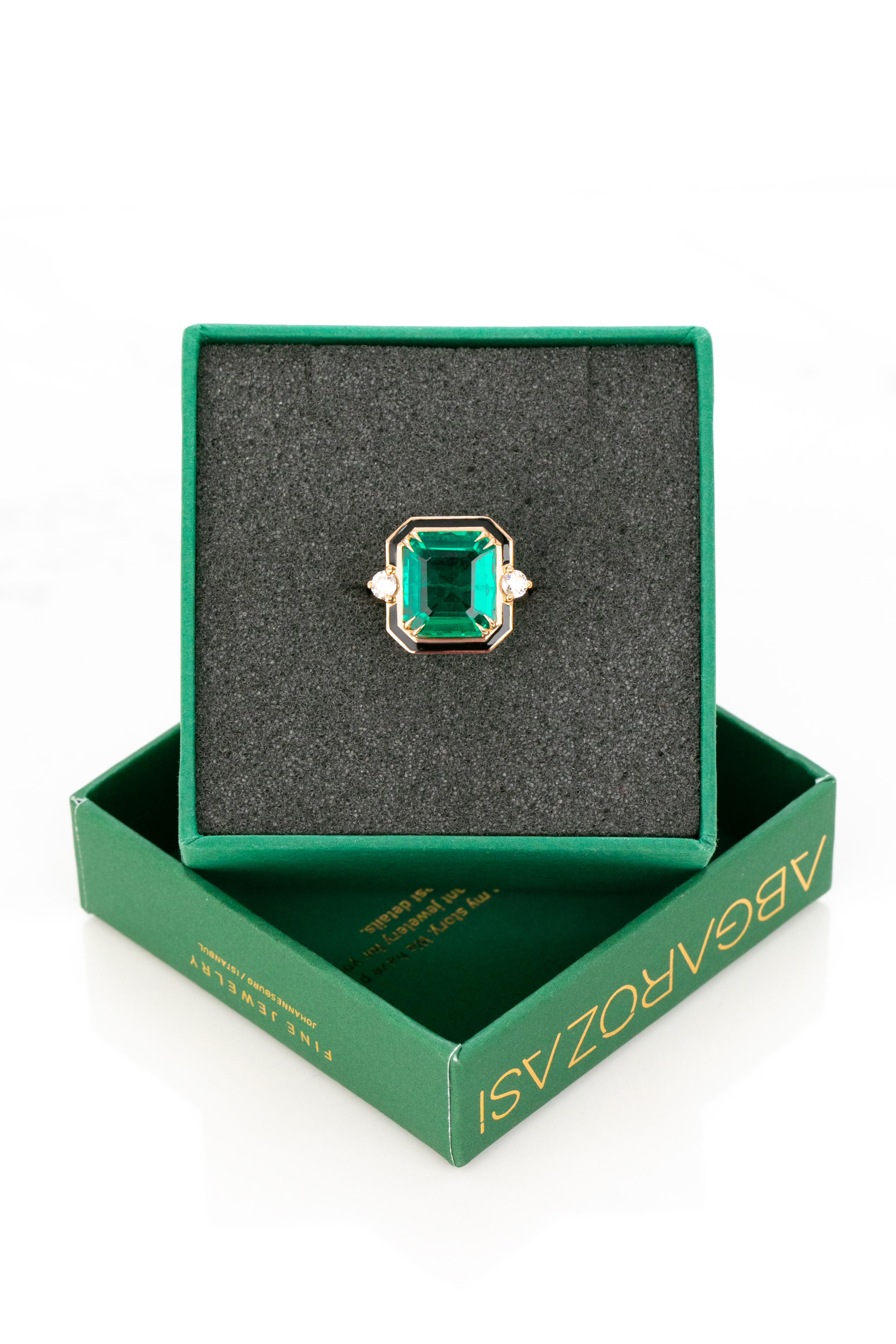 For Sale:  14K Gold 5.55 Ct Synthetic Emerald & Diamond Enameled Cocktail Ring 10