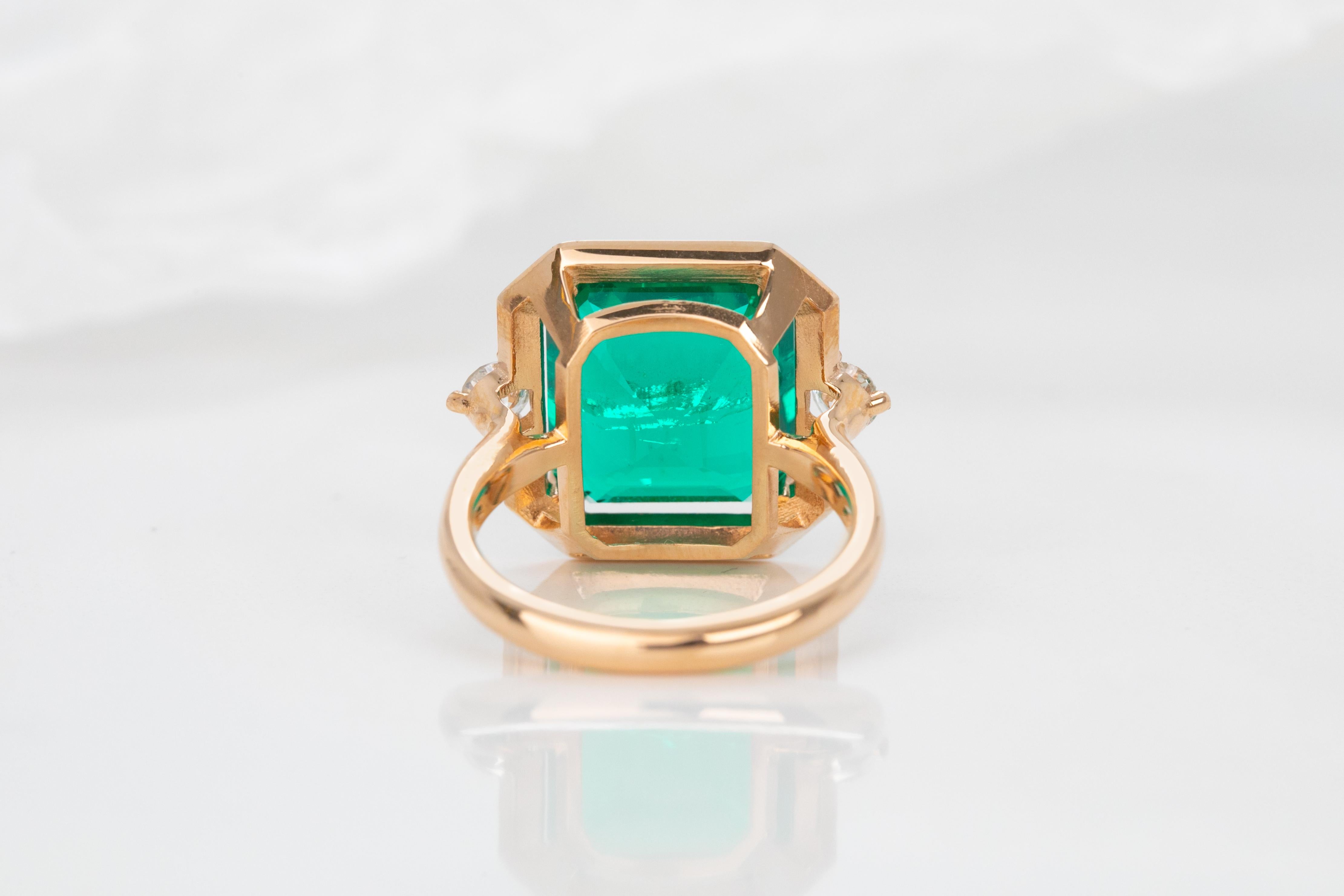 For Sale:  14K Gold 5.55 Ct Synthetic Emerald & Diamond Enameled Cocktail Ring 12