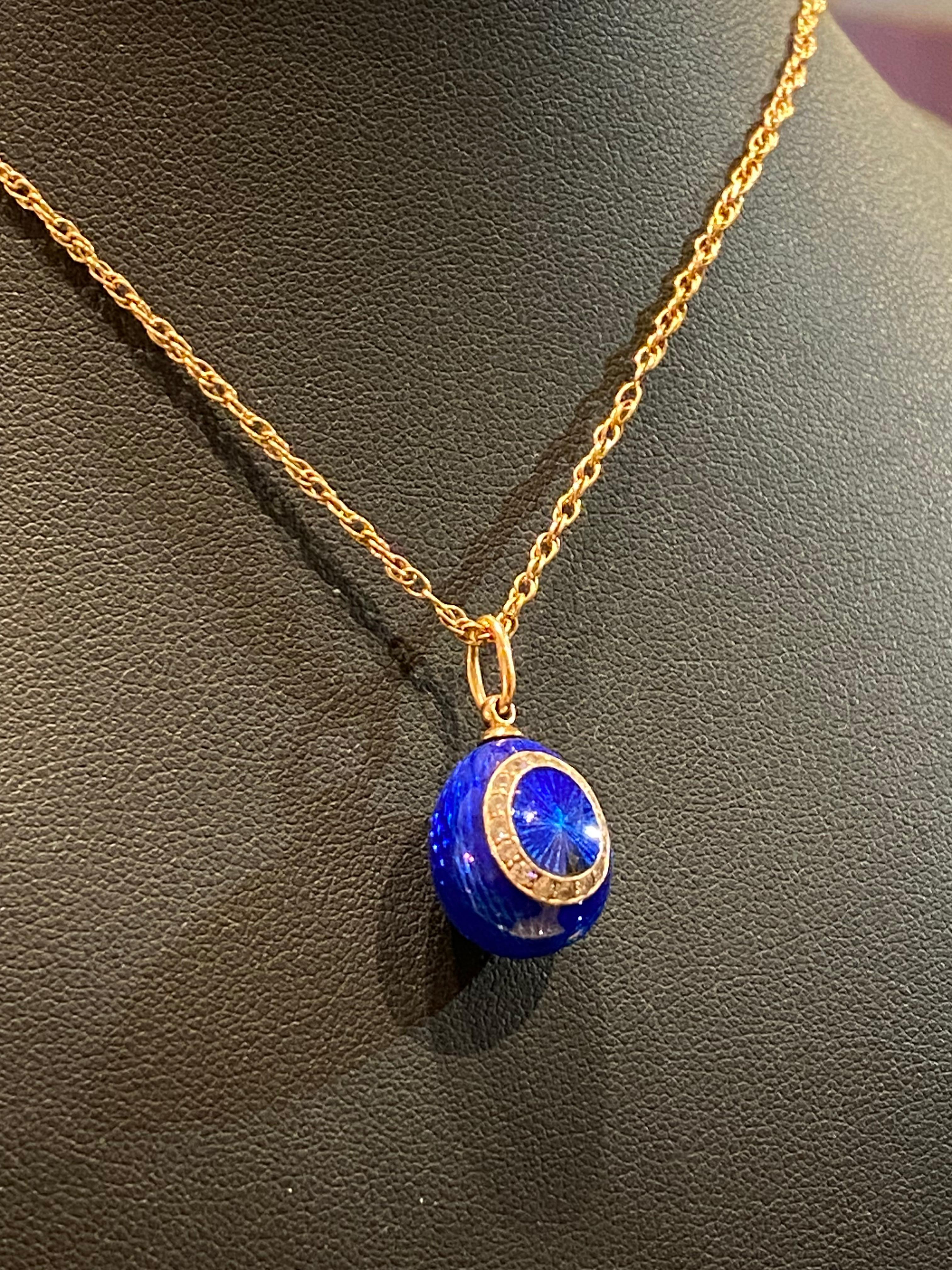 14K Gold (56), blaue Guilloche-Emaille, eiförmiger sowjetischer Vintage-Anhänger aus Kristall Damen im Angebot
