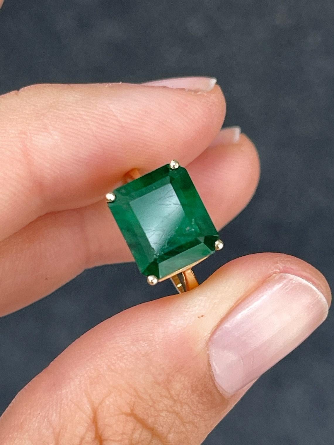 14K Gold 6.28ct Dark Green Emerald Cut Solitaire Ring, East-West Prong Set For Sale 1
