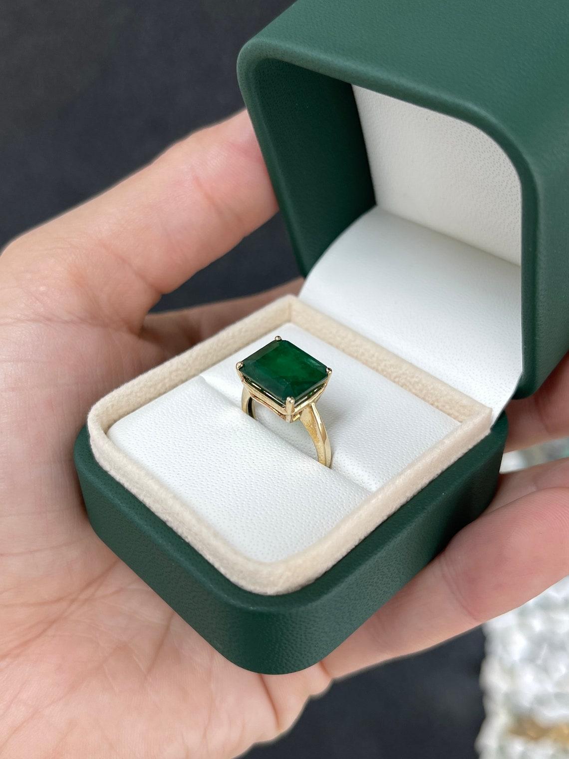 14K Gold 6.28ct Dark Green Emerald Cut Solitaire Ring, East-West Prong Set For Sale 3