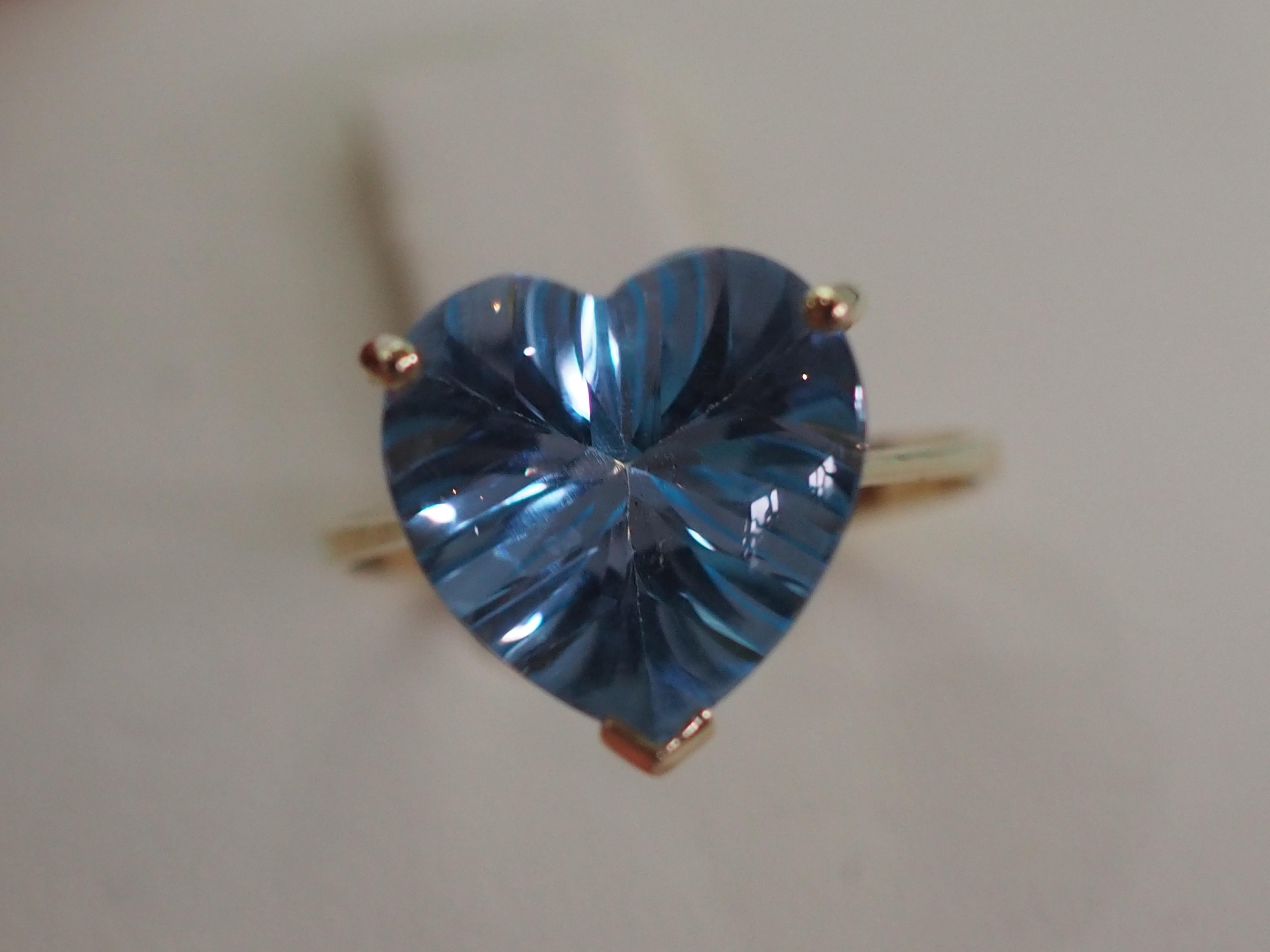 14K Gold 6,35 Karat Fancy Herzschliff Himmelblauer Topas Solitär Ring im Angebot 2
