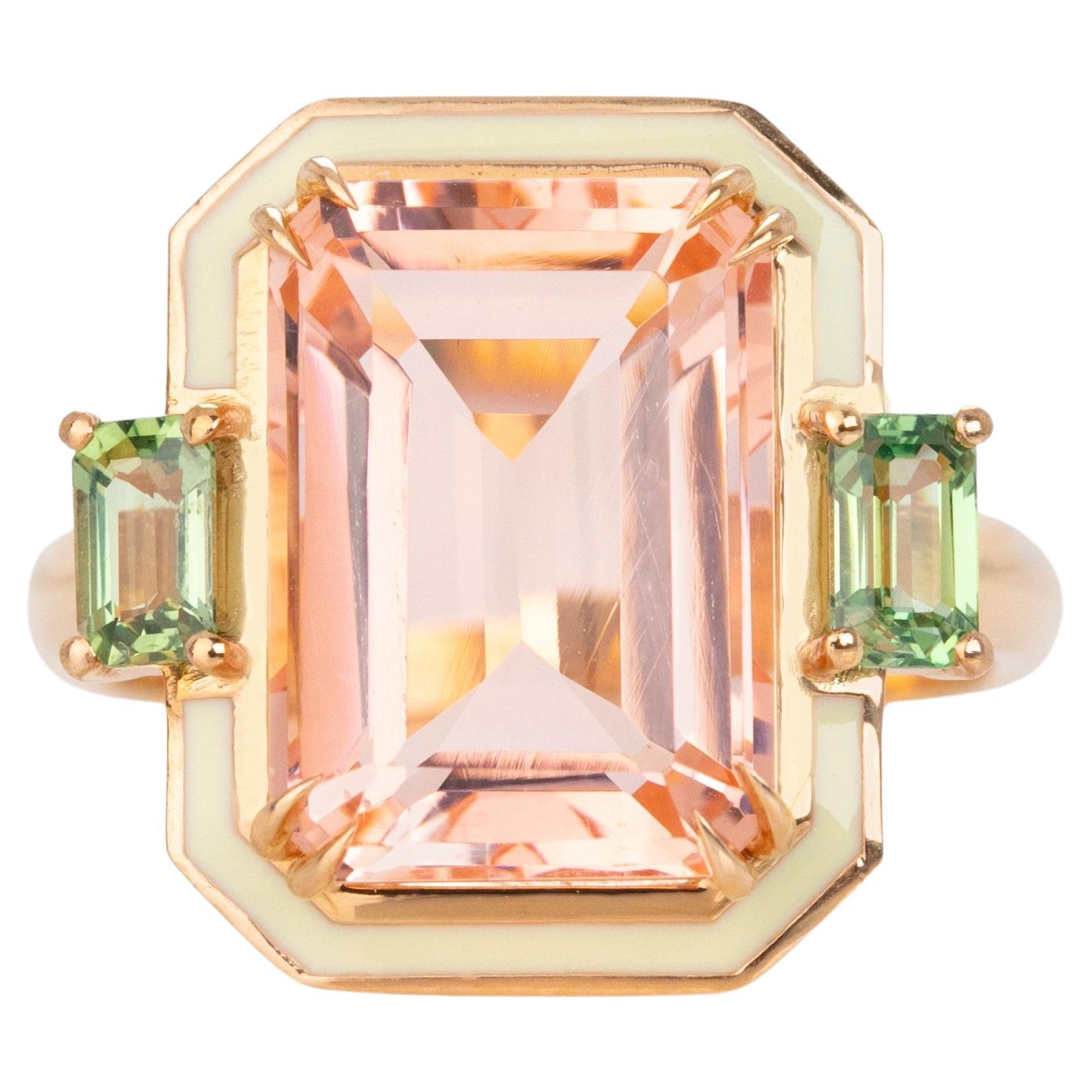 Im Angebot: 14 Karat Gold emaillierter Cocktail-Ring mit 6,80 Karat rosa Topas und grünem Saphir ()