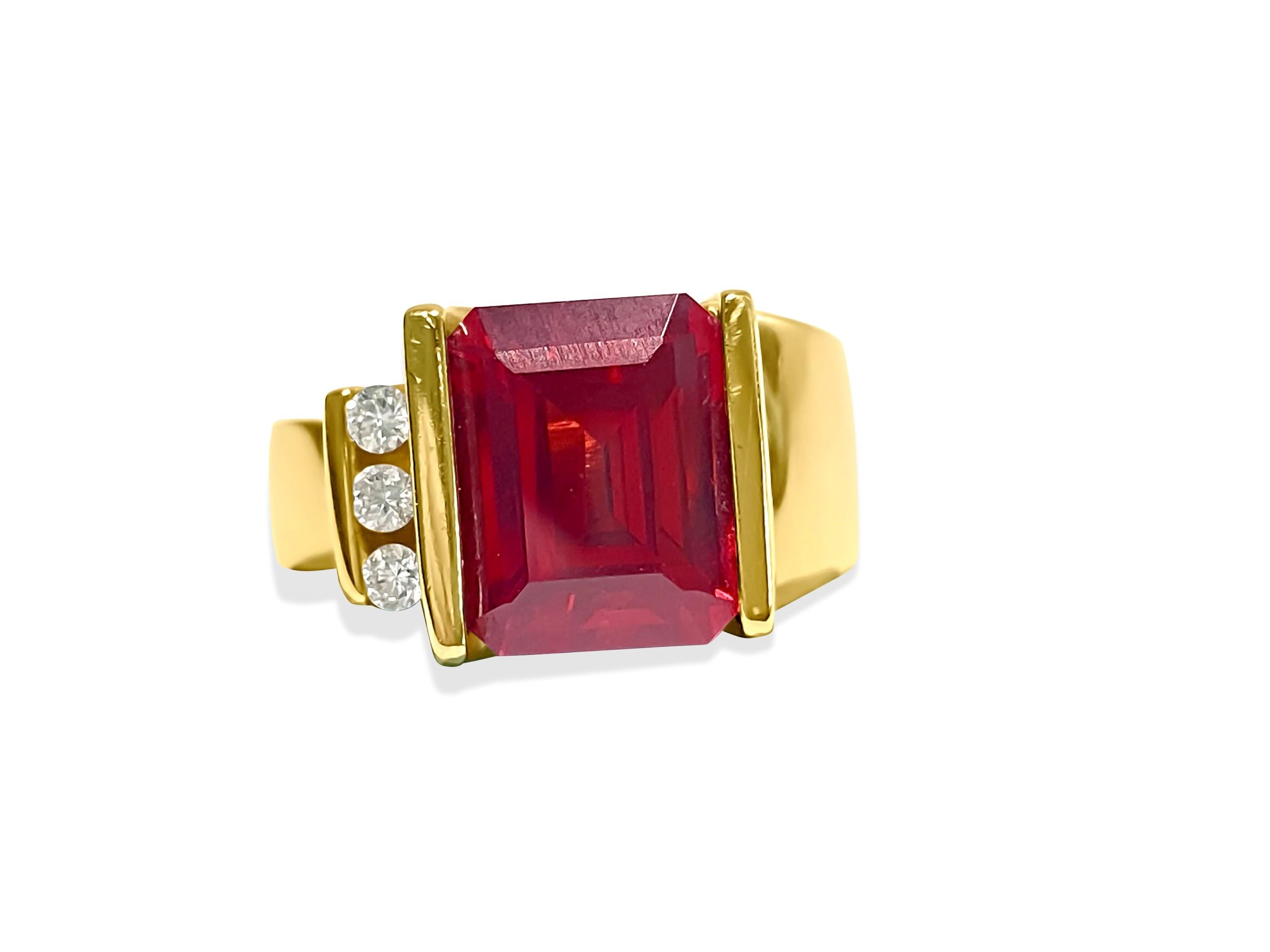 14K Gold, AAA Natural Garnet & Diamond Ladies Ring In Excellent Condition For Sale In Miami, FL