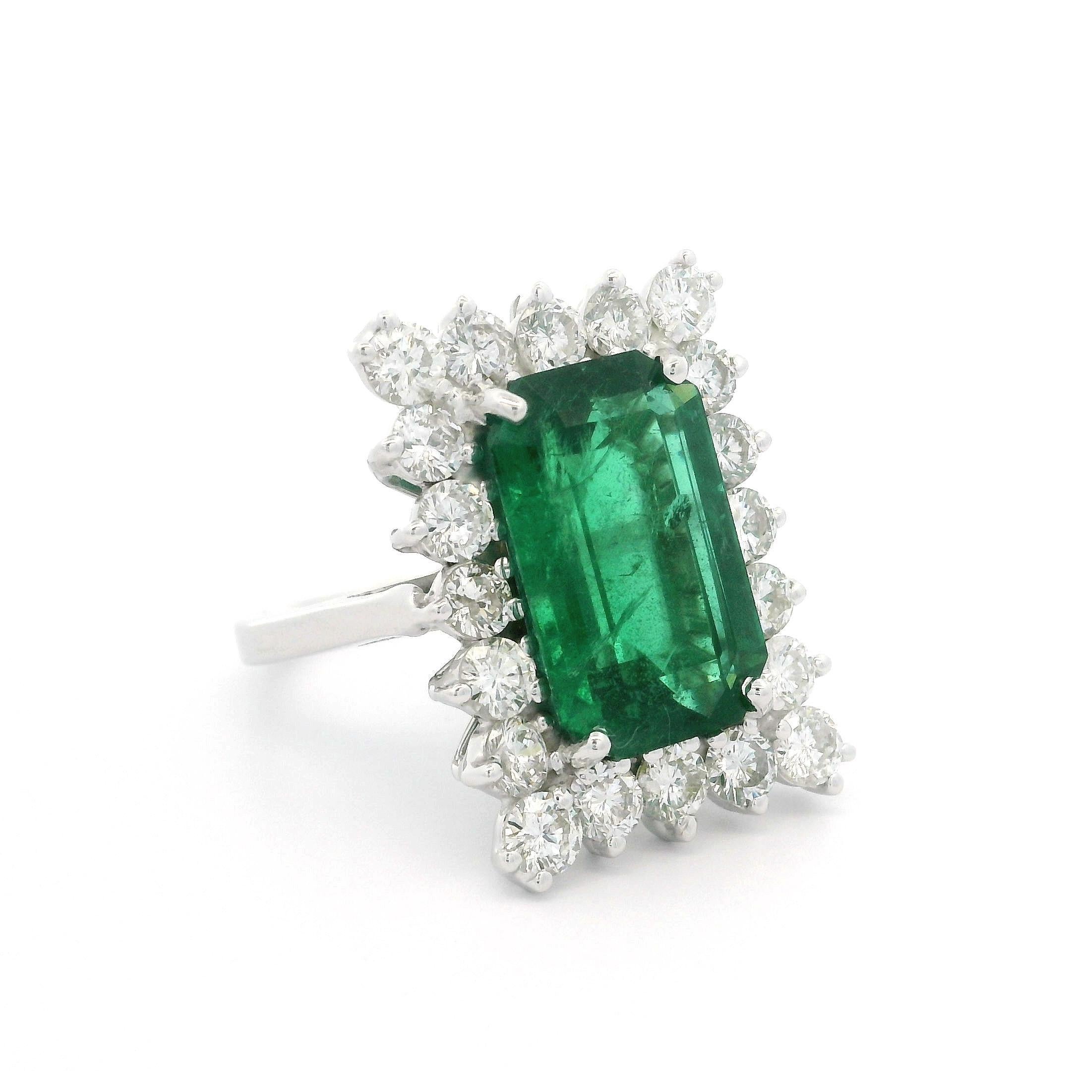 14k Gold AGL 6.9ctw Elongated Rectangular Emerald & Diamond Halo Cocktail Ring For Sale 7