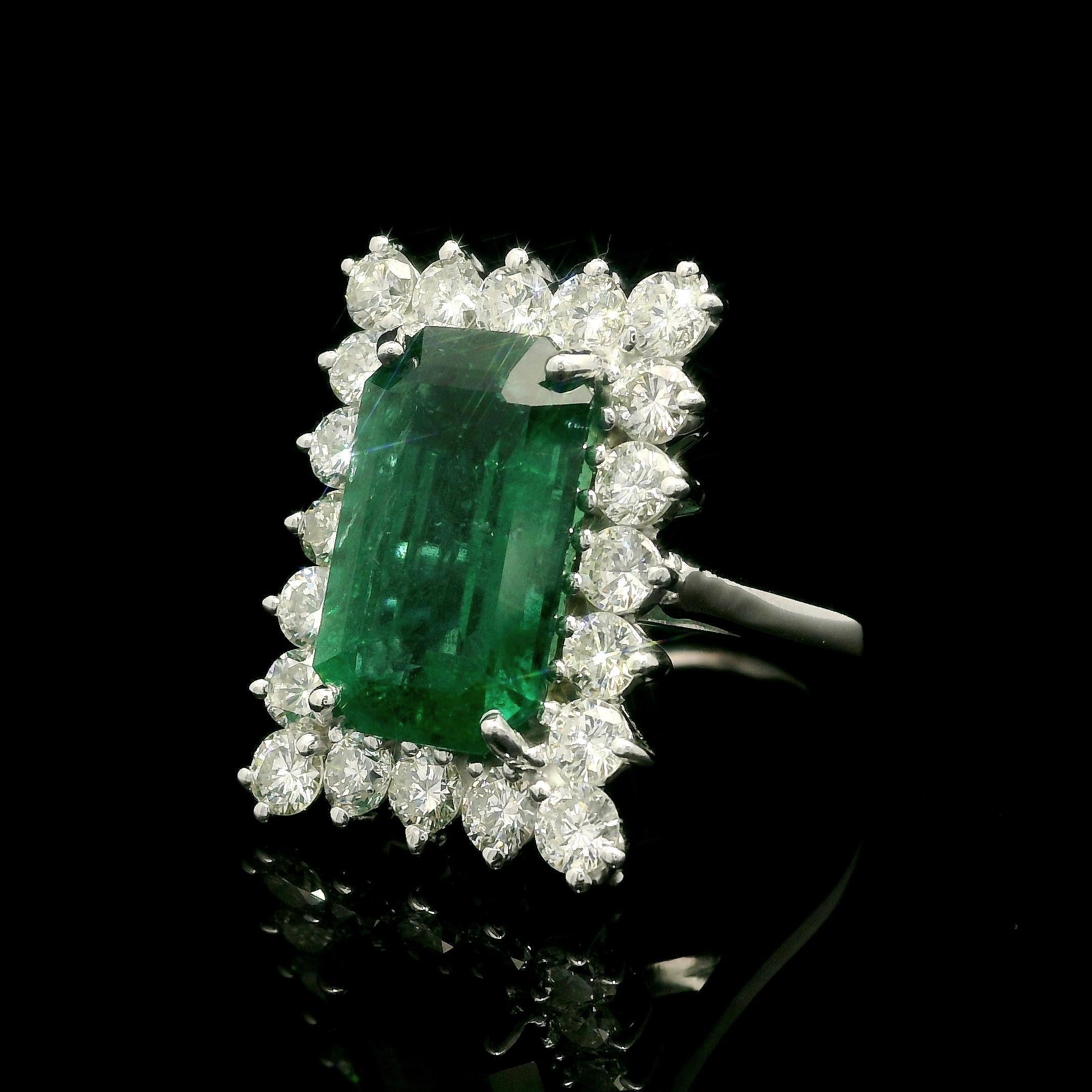 14k Gold AGL 6.9ctw Elongated Rectangular Emerald & Diamond Halo Cocktail Ring In Excellent Condition For Sale In Montclair, NJ