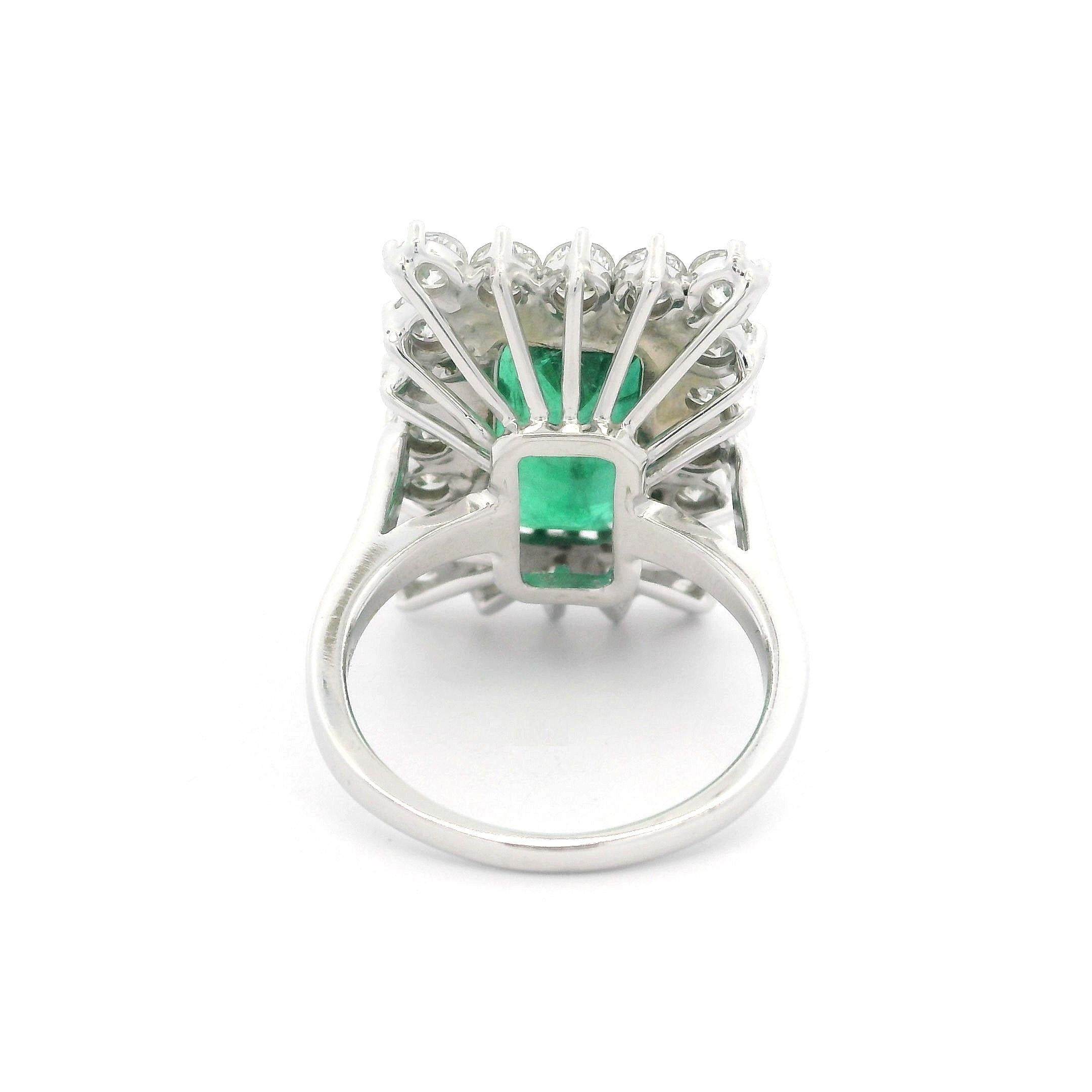 14k Gold AGL 6.9ctw Elongated Rectangular Emerald & Diamond Halo Cocktail Ring For Sale 4