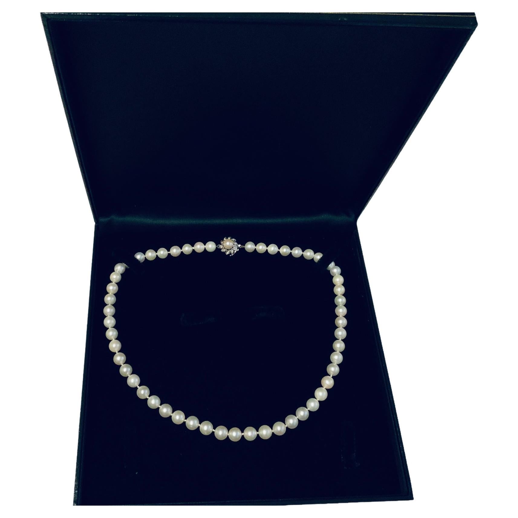 14K Gold Akoya Pearls And Diamonds Necklace 