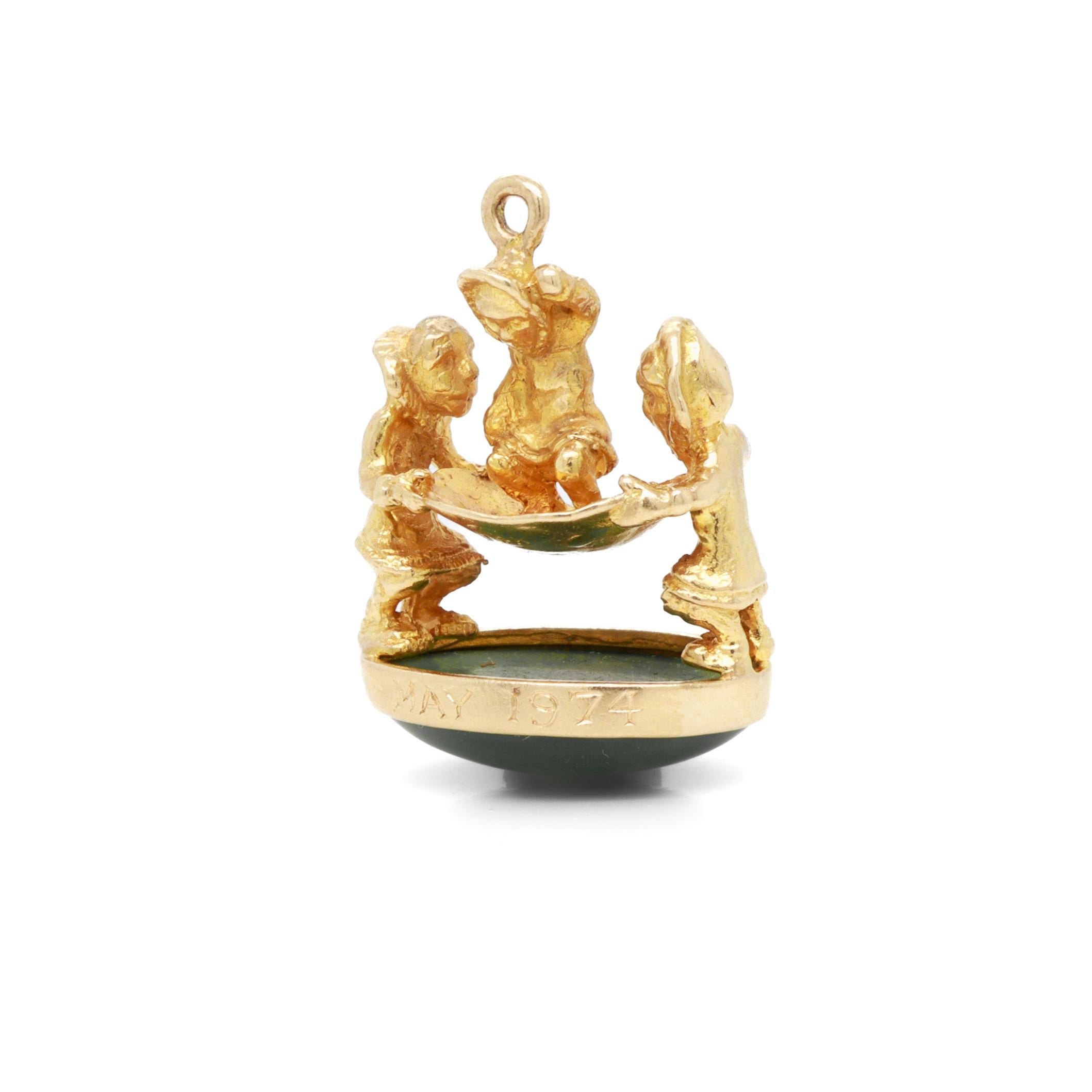 14K Gold & Alaskan Jade Cabochon Inuit / Inupiat Blanket Toss Charme oder Anhänger im Angebot 2