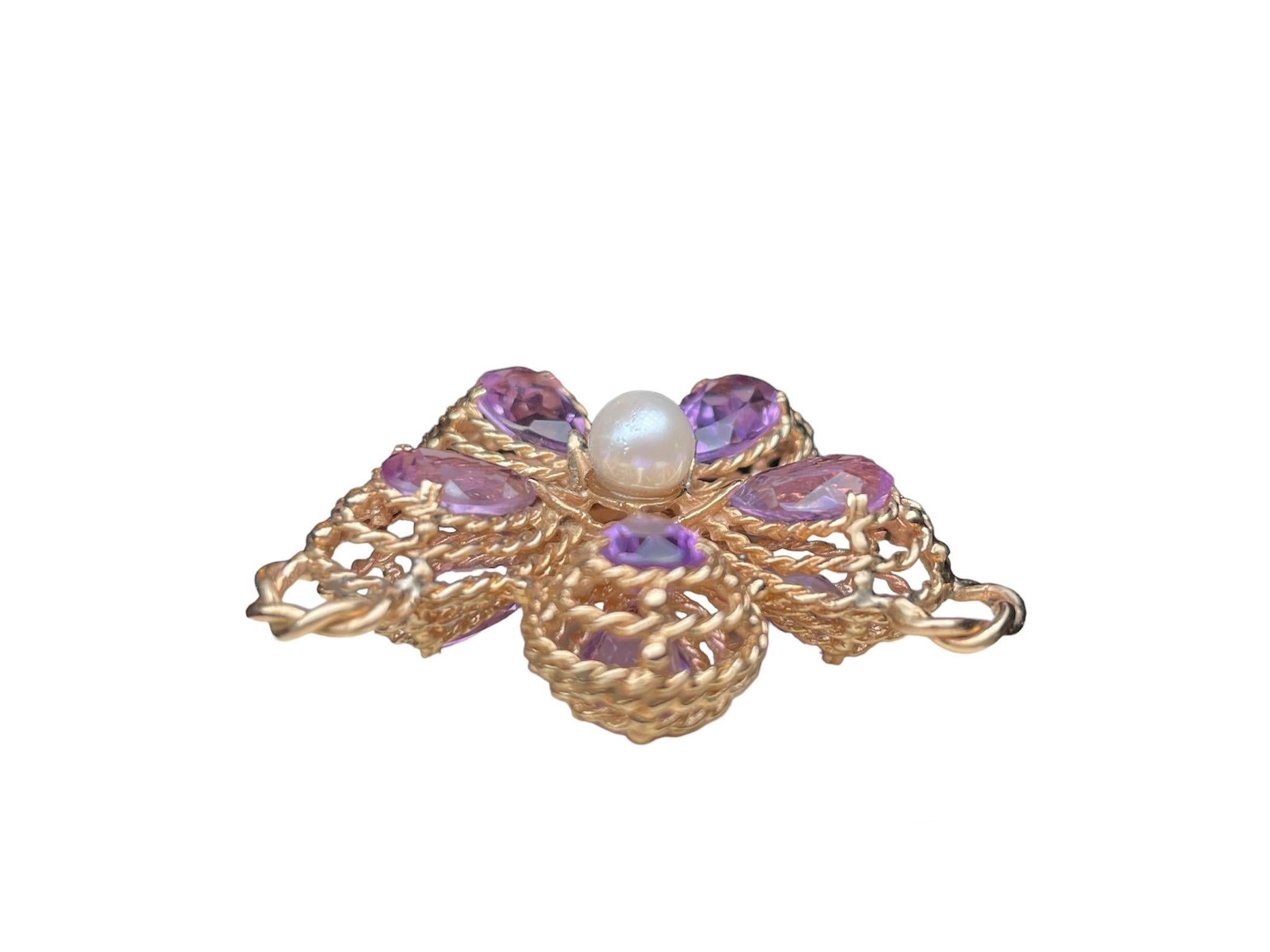 Ciondolo a forma di fiore viola con ametista e perla in oro 14K in vendita 2