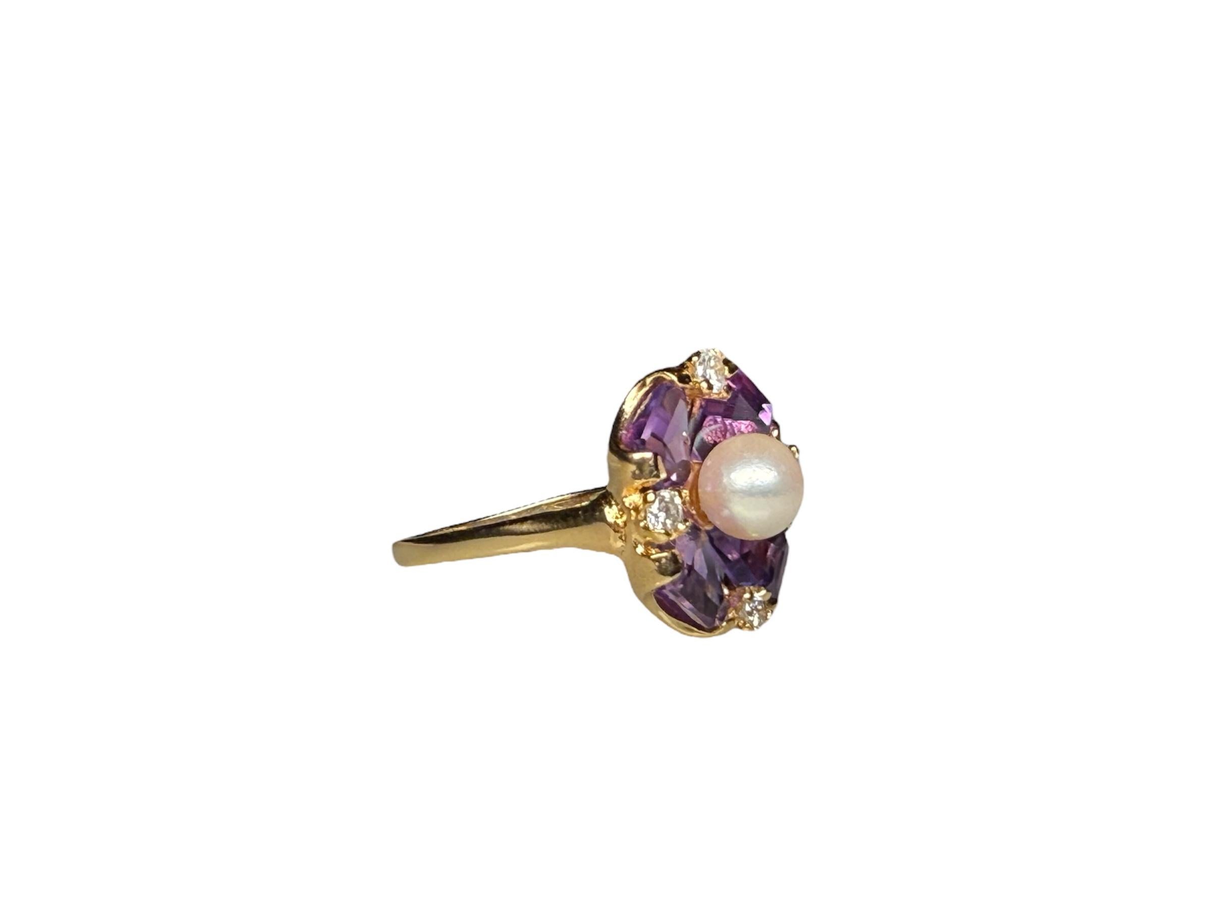 14K Gold Amethyst, Diamanten und Perlen Ring im Angebot 7
