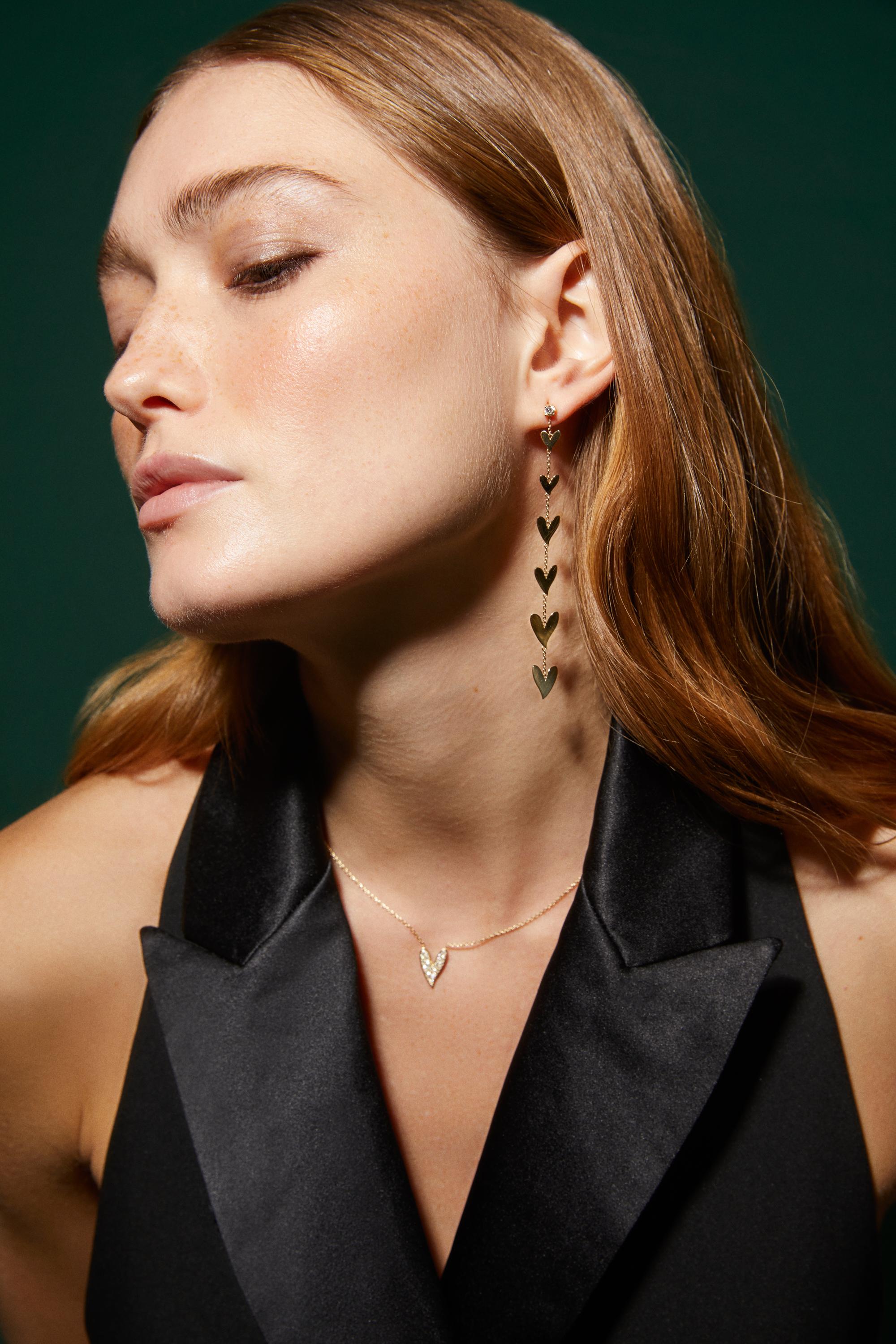 Modern 14k Gold and 0.17ct Diamond Heart Necklace For Sale