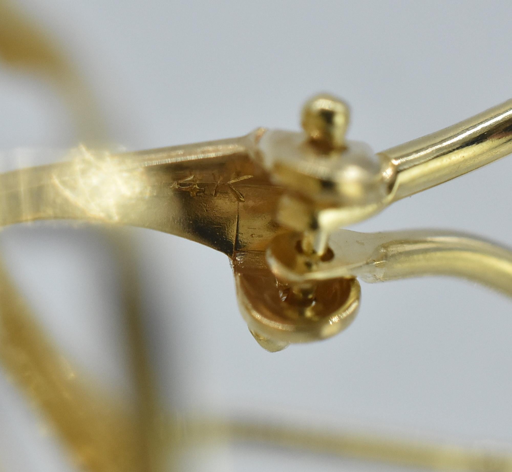 14k Gold and 1.5cttw Diamond Knot Earrings In Good Condition In Toledo, OH