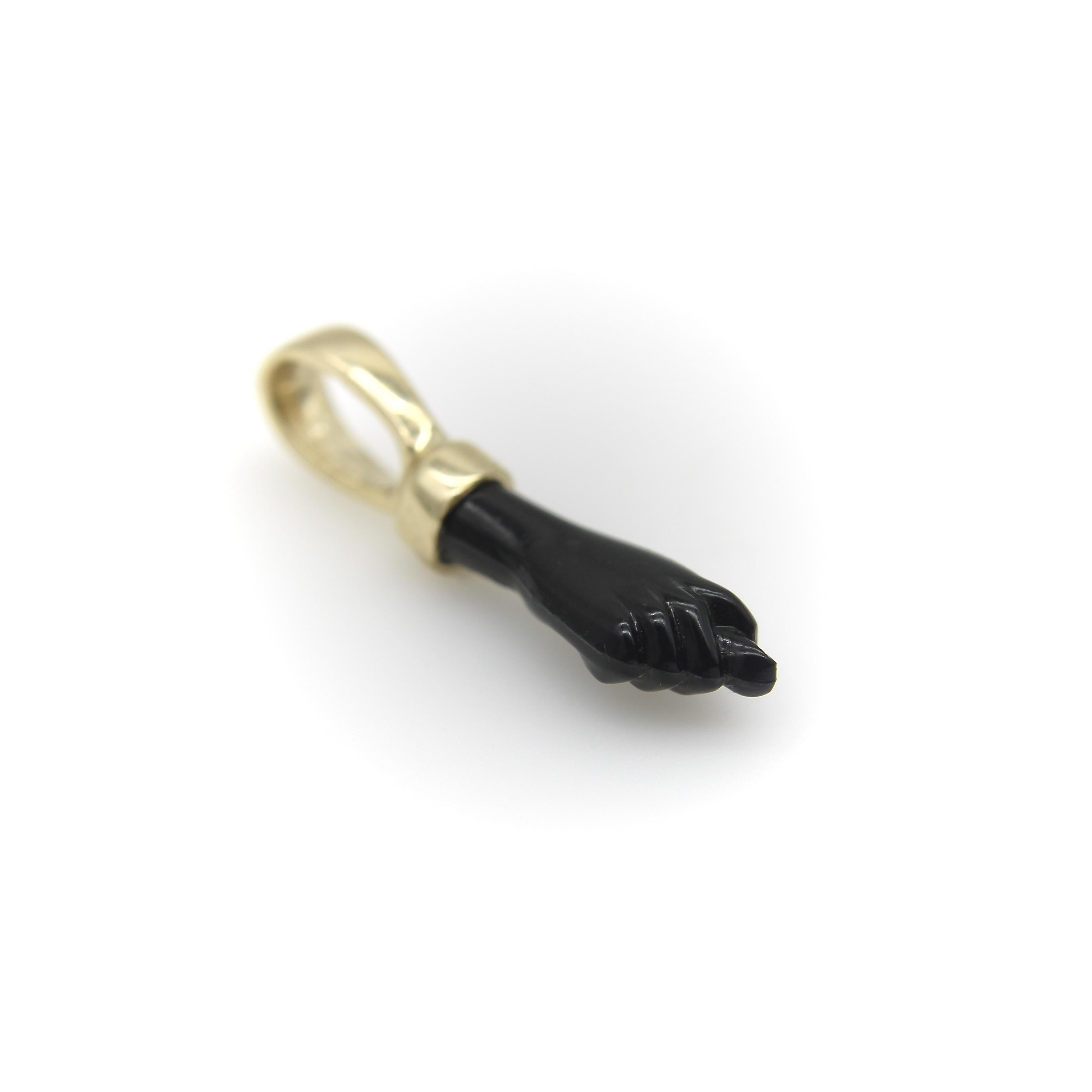 14K Gold and Black Glass Figa Pendant In Good Condition In Venice, CA