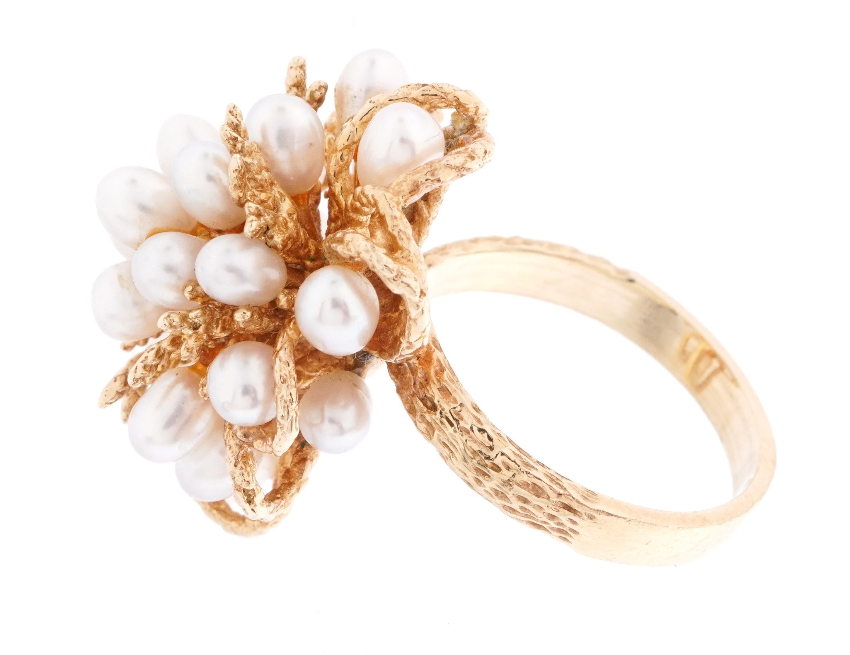 Moderno Anello in oro 14K e perle a grappolo in vendita