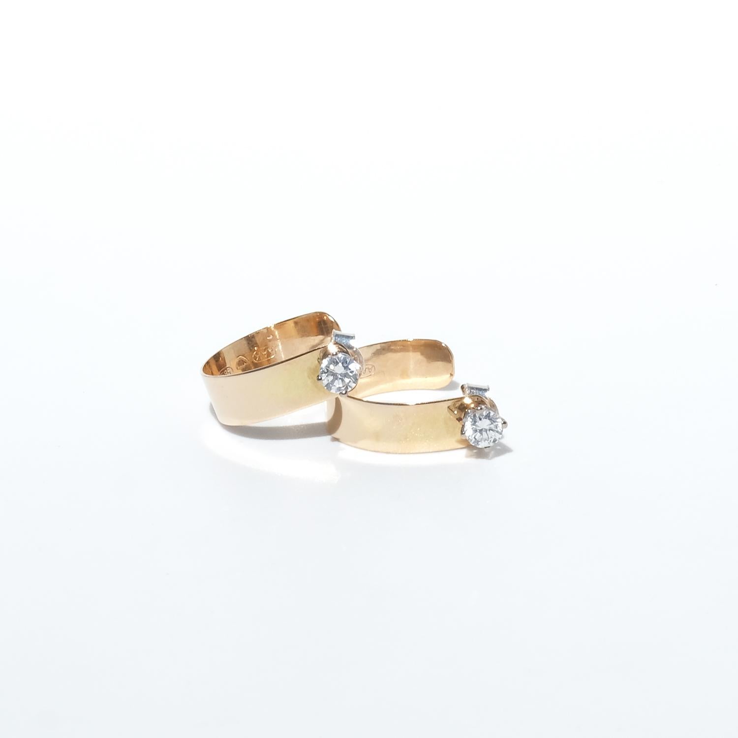 Taglio brillante Orecchini in oro 14K e diamanti del maestro finlandese Arvo Koho 1959 in vendita