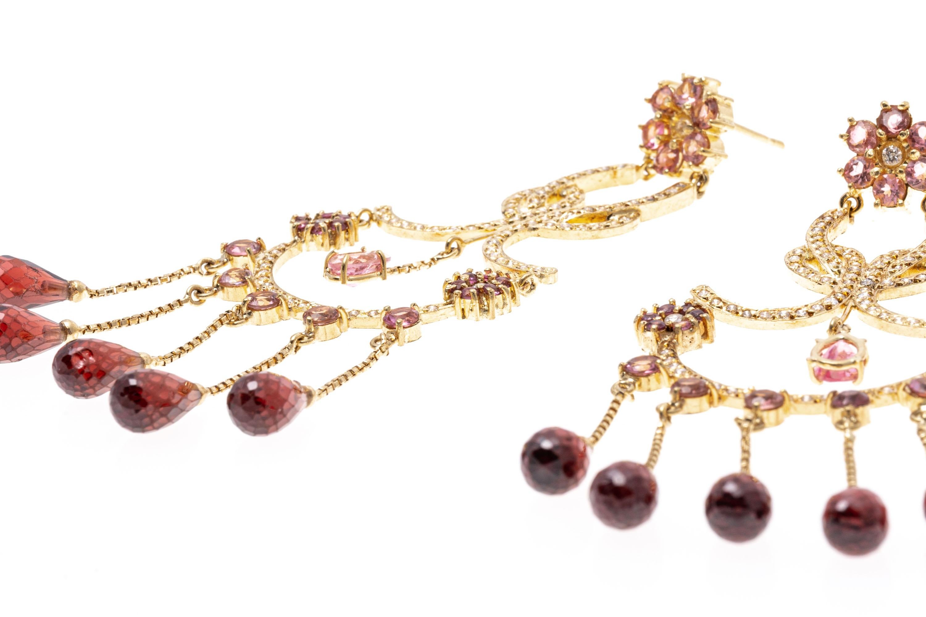 Kronleuchter-Ohrringe aus 18 Karat Gold und Diamanten, Granat und rosa Turmalin (Rundschliff) im Angebot