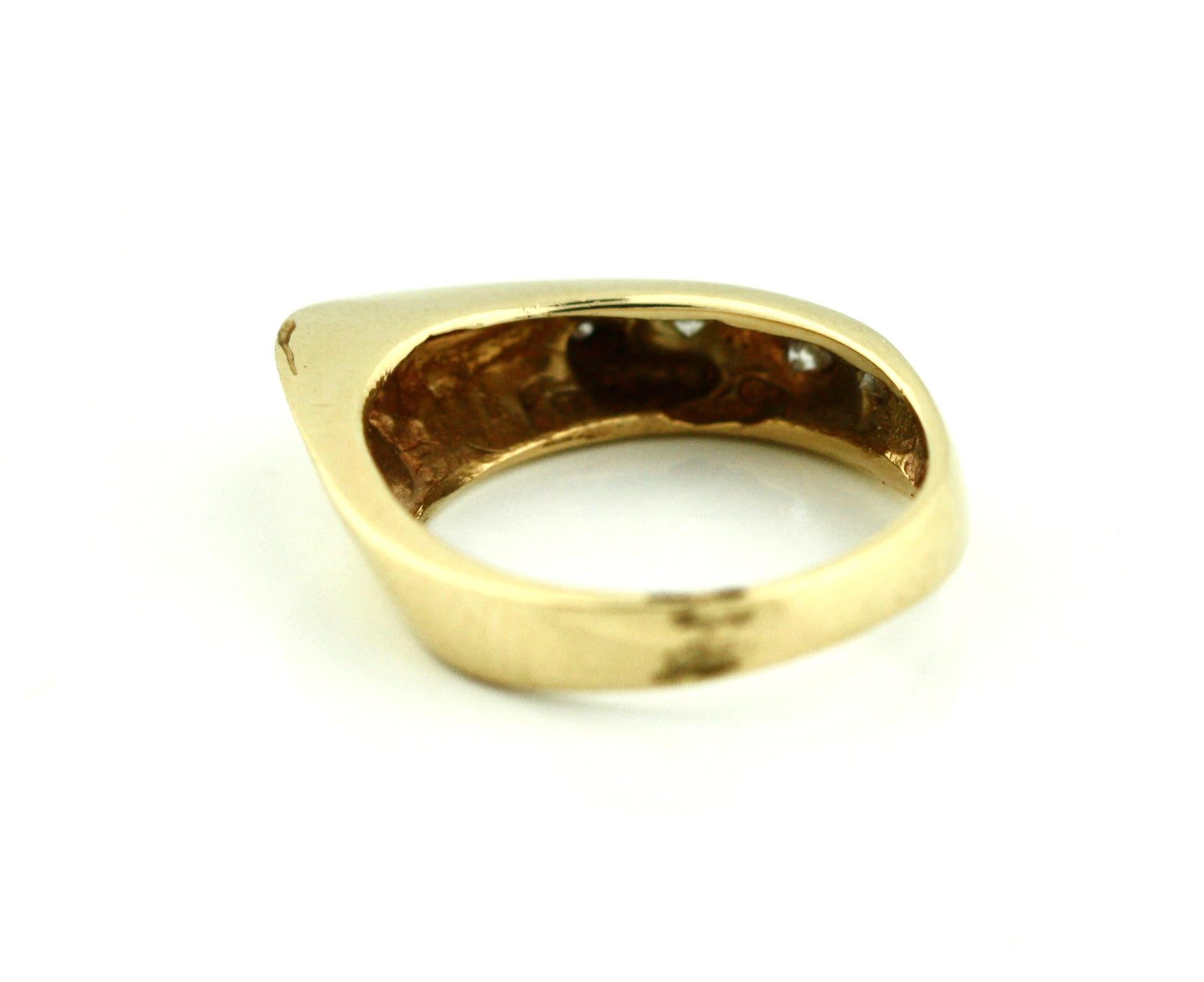 Women's or Men's 14K Gold and Diamond Ring For Sale
