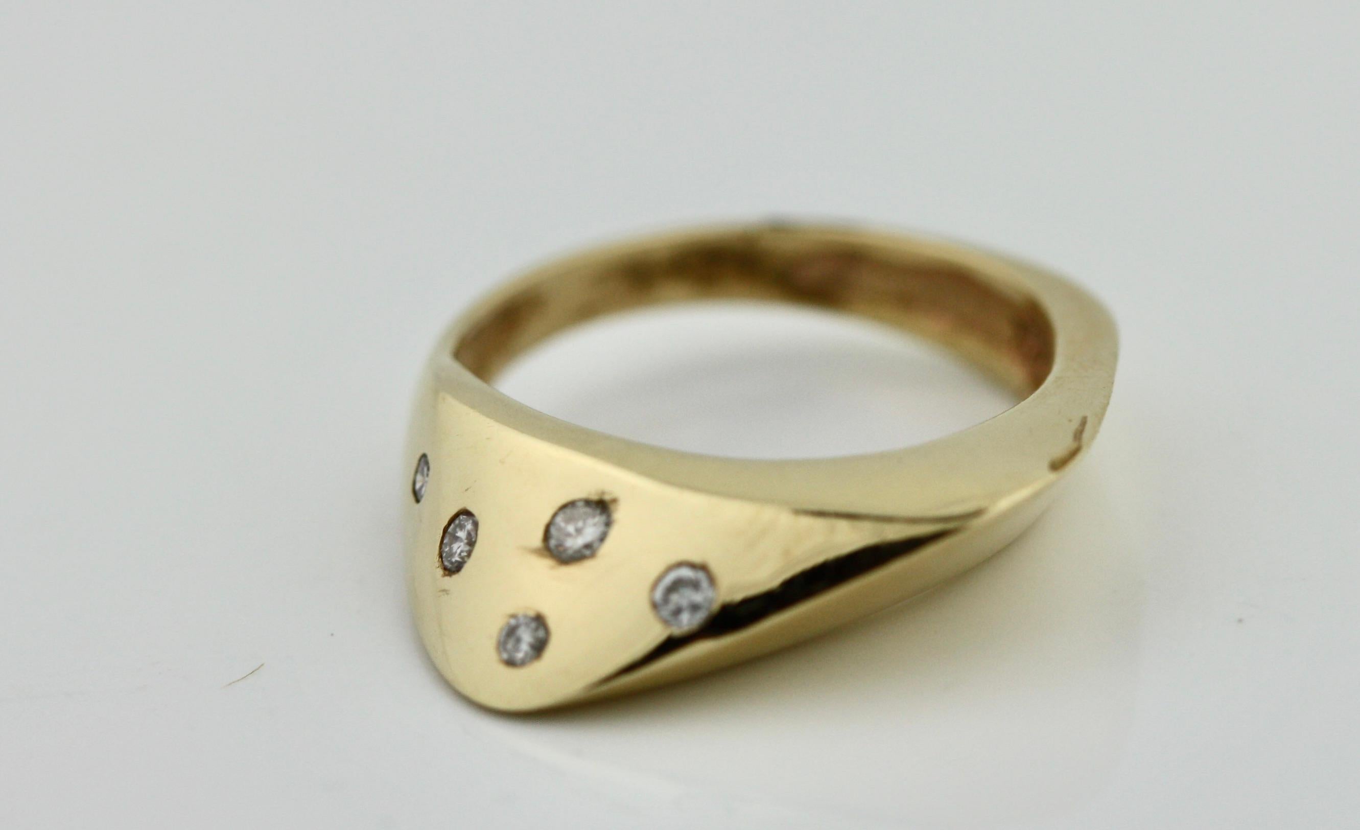 14K Gold and Diamond Ring For Sale 1