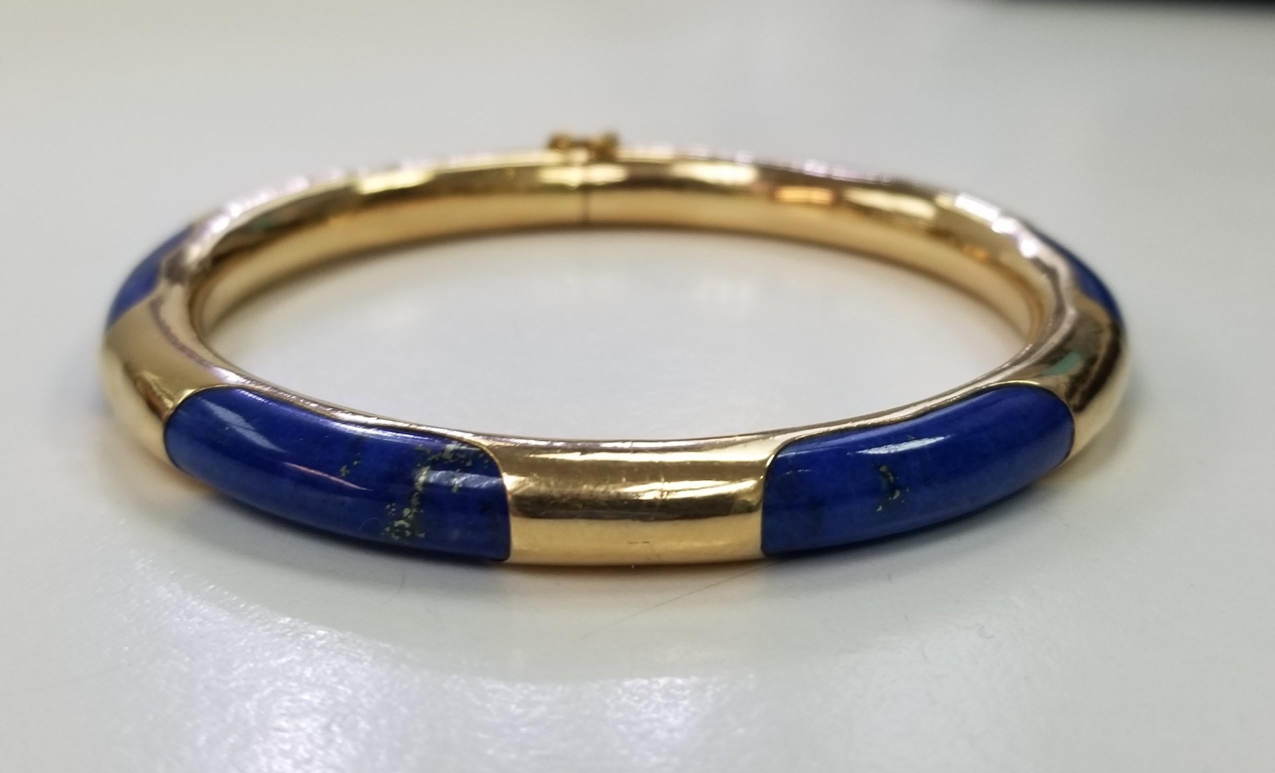 Armreif aus 14 Karat Gold und Lapislazuli im Zustand „Hervorragend“ in Los Angeles, CA