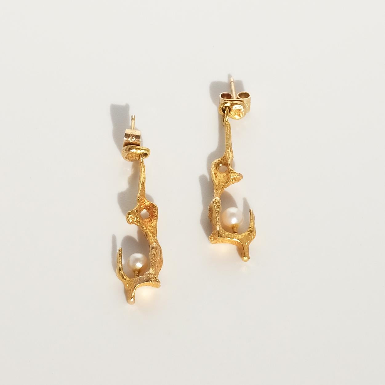 14K Gold and Pearl Earrings by Björn Weckström for Lapponia Made 1971 For Sale 1